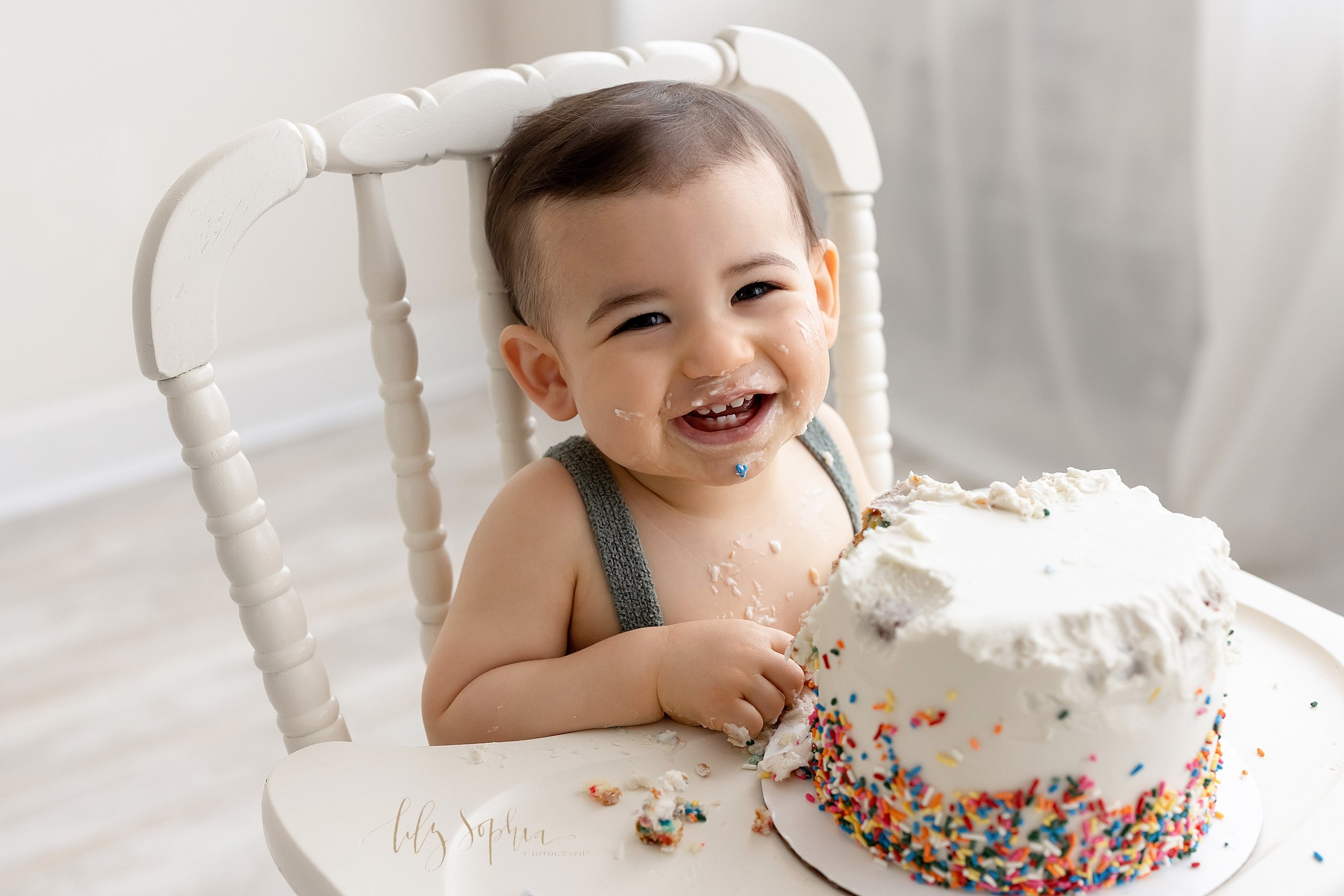 intown-atlanta-grant-park-decatur-kirkwood-smyrna-family-photos-baby-boy-first-birthday-cake-smash-pictures_2246.jpg