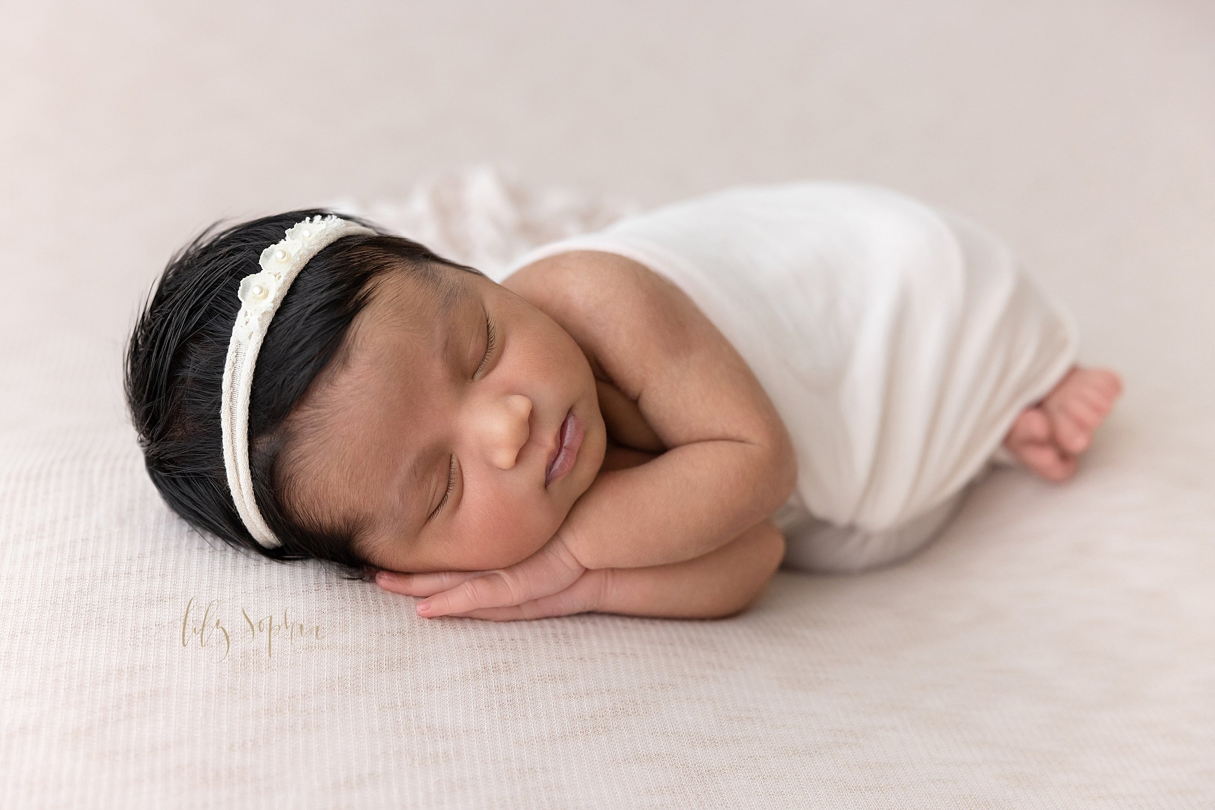 intown-atlanta-dunwoody-buckhead-studio-photos-newborn-baby-girl-indian-family_2926.jpg