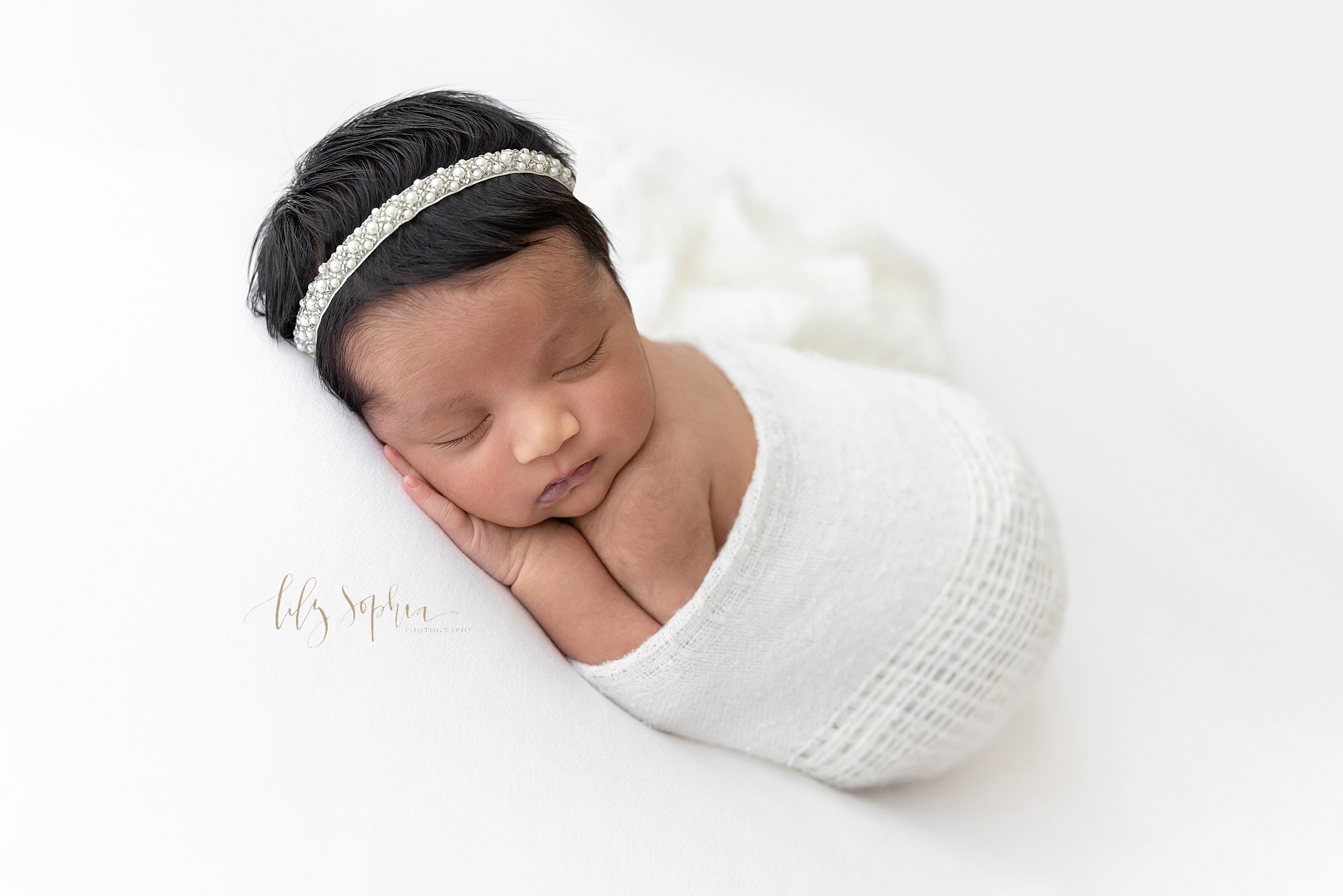 intown-atlanta-dunwoody-buckhead-studio-photos-newborn-baby-girl-indian-family_2930.jpg