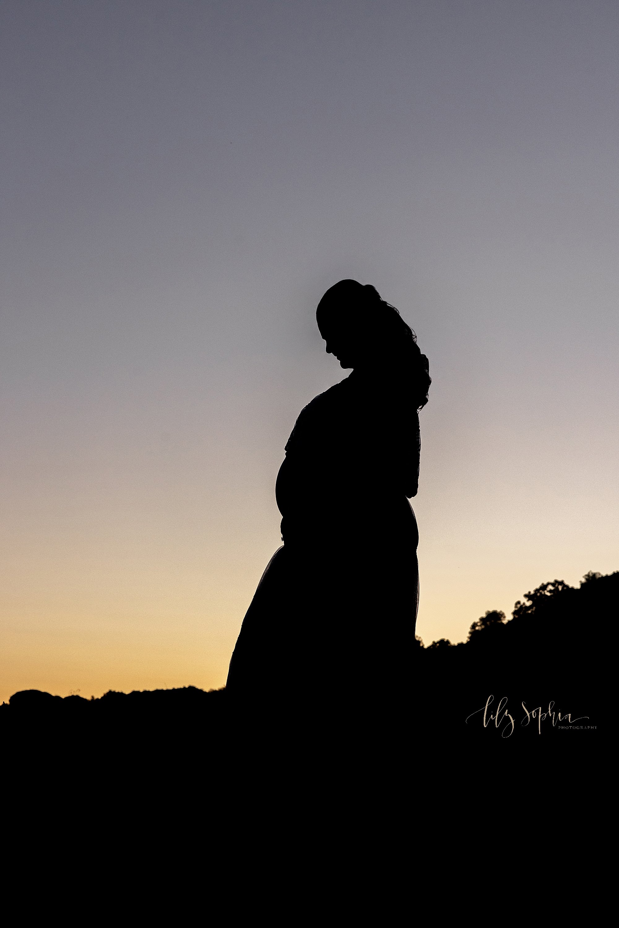 intown-atlanta-dunwoody-buckhead-studio-photos-field-sunset-indian-couple-maternity-pictures_2989.jpg