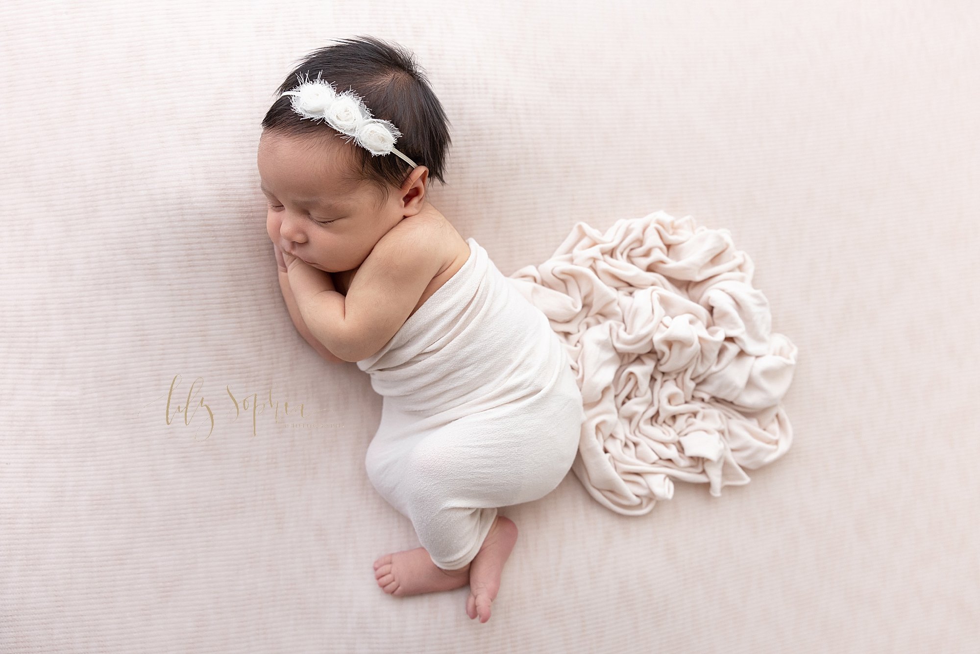 intown-atlanta-decatur-buckhead-studio-newborn-baby-girl-pictures-family-photoshoot_3114.jpg