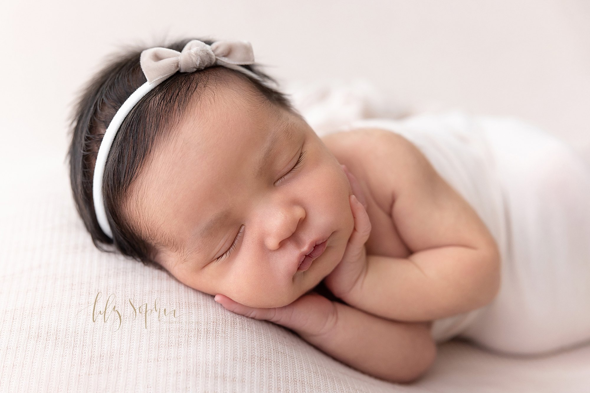 intown-atlanta-decatur-buckhead-studio-newborn-baby-girl-pictures-family-photoshoot_3115.jpg
