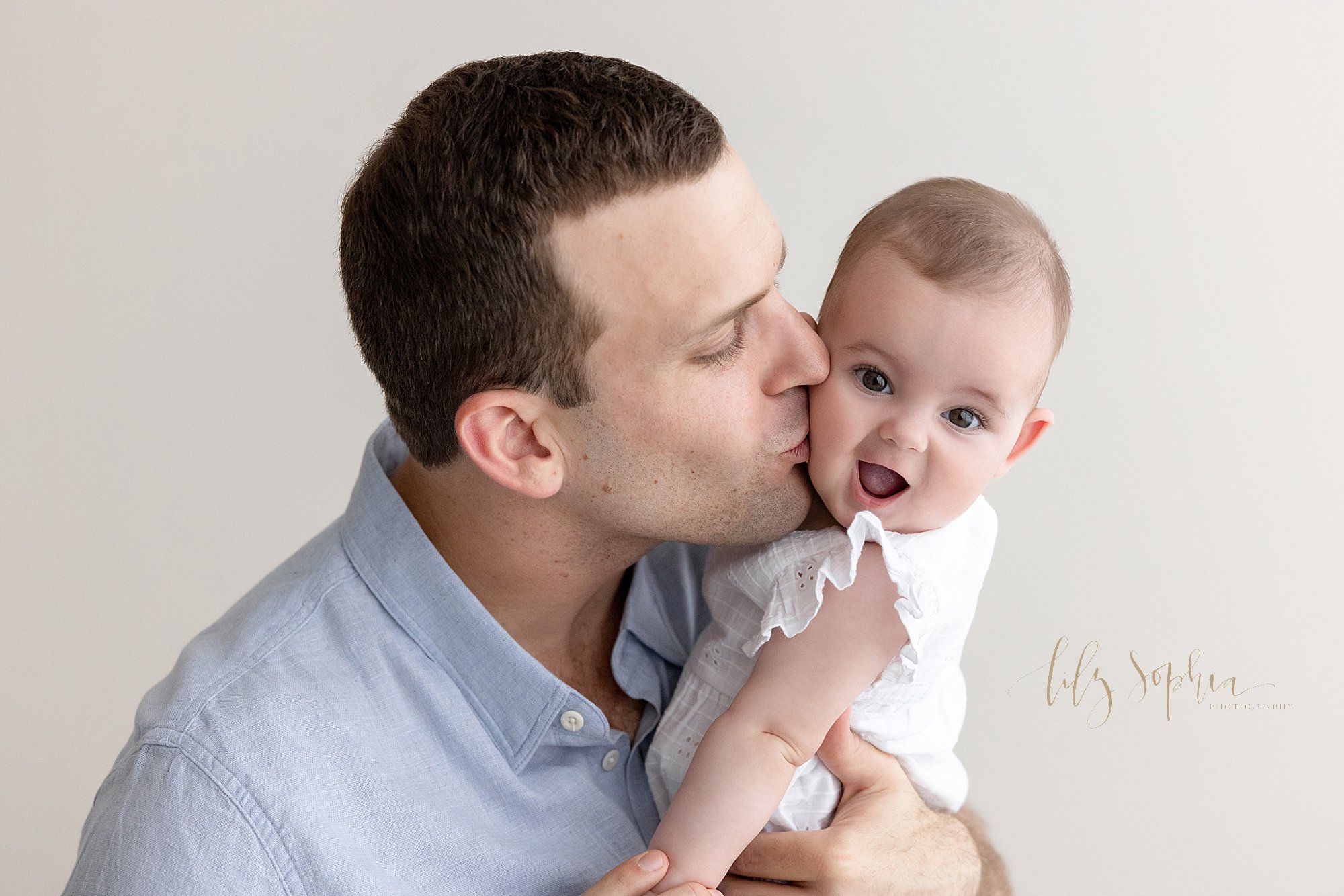 intown-atlanta-decatur-buckhead-studio-sitting-milestone-baby-girl-family-photoshoot_3266.jpg