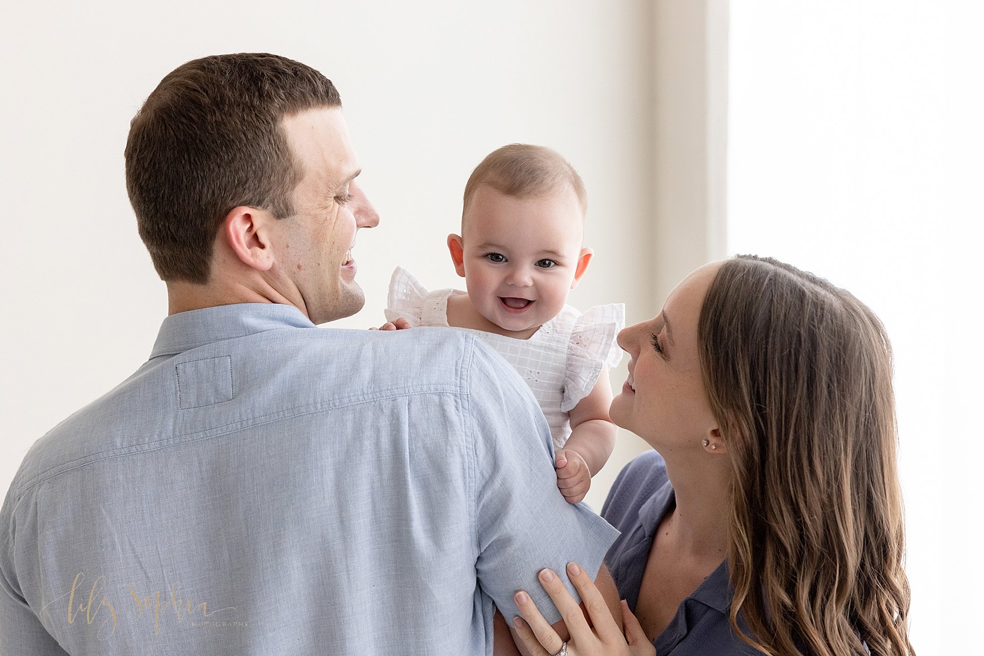 intown-atlanta-decatur-buckhead-studio-sitting-milestone-baby-girl-family-photoshoot_3268.jpg