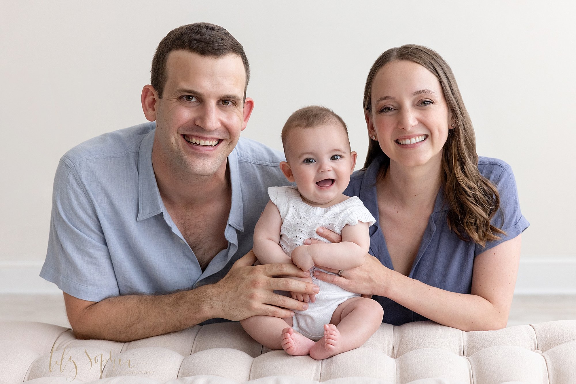 intown-atlanta-decatur-buckhead-studio-sitting-milestone-baby-girl-family-photoshoot_3274.jpg