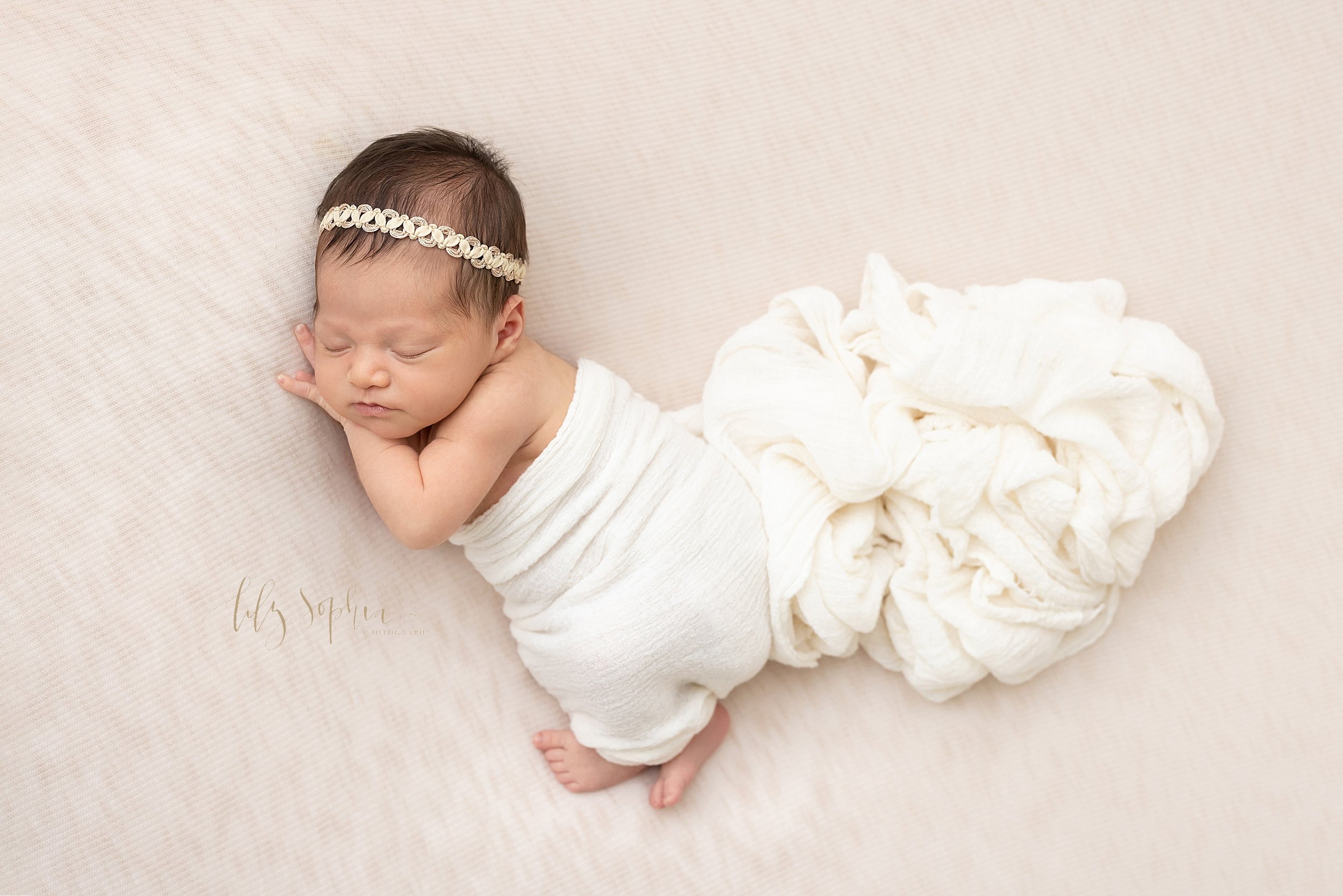 intown-atlanta-grant-park-decatur-oakhurst-sandy-springs-filipino-family-newborn-baby-girl-studio-pictures_2495.jpg