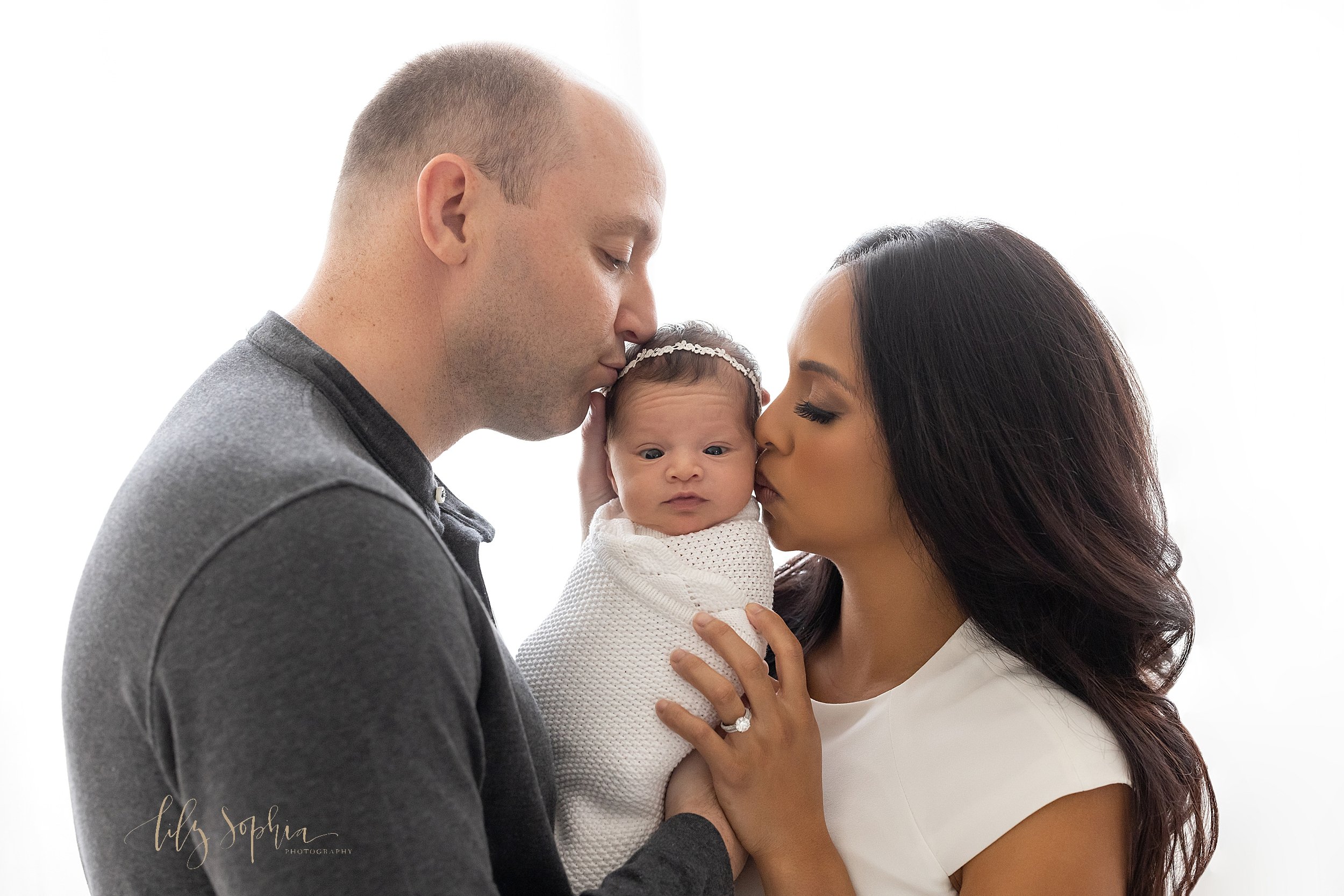 intown-atlanta-grant-park-decatur-oakhurst-sandy-springs-filipino-family-newborn-baby-girl-studio-pictures_2513.jpg