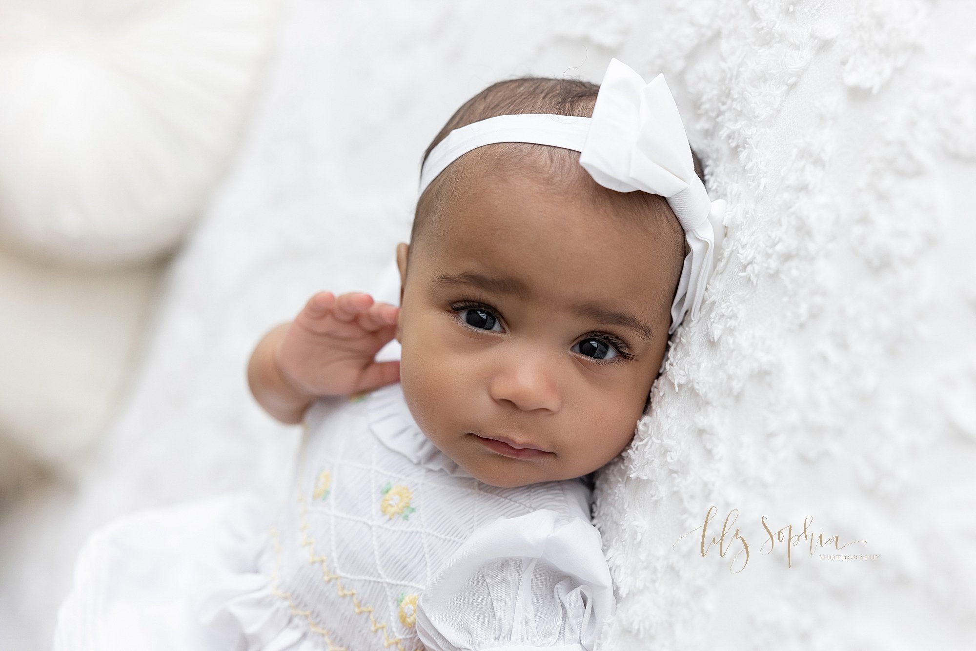 intown-atlanta-decatur-buckhead-studio-family-photoshoot-baby-sitting-milestone-girl_3373.jpg