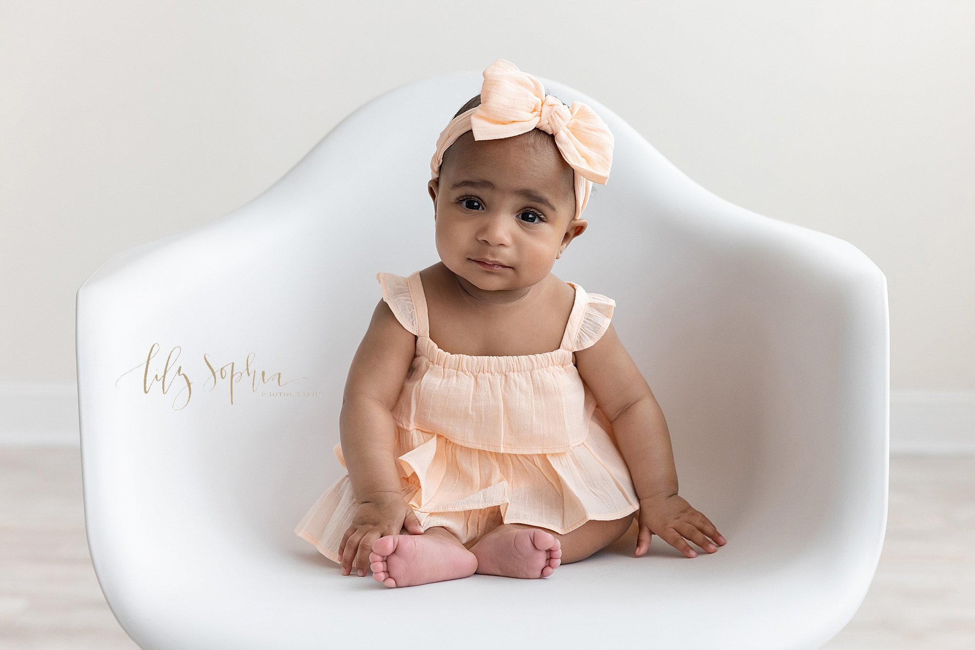 intown-atlanta-decatur-buckhead-studio-family-photoshoot-baby-sitting-milestone-girl_3388.jpg