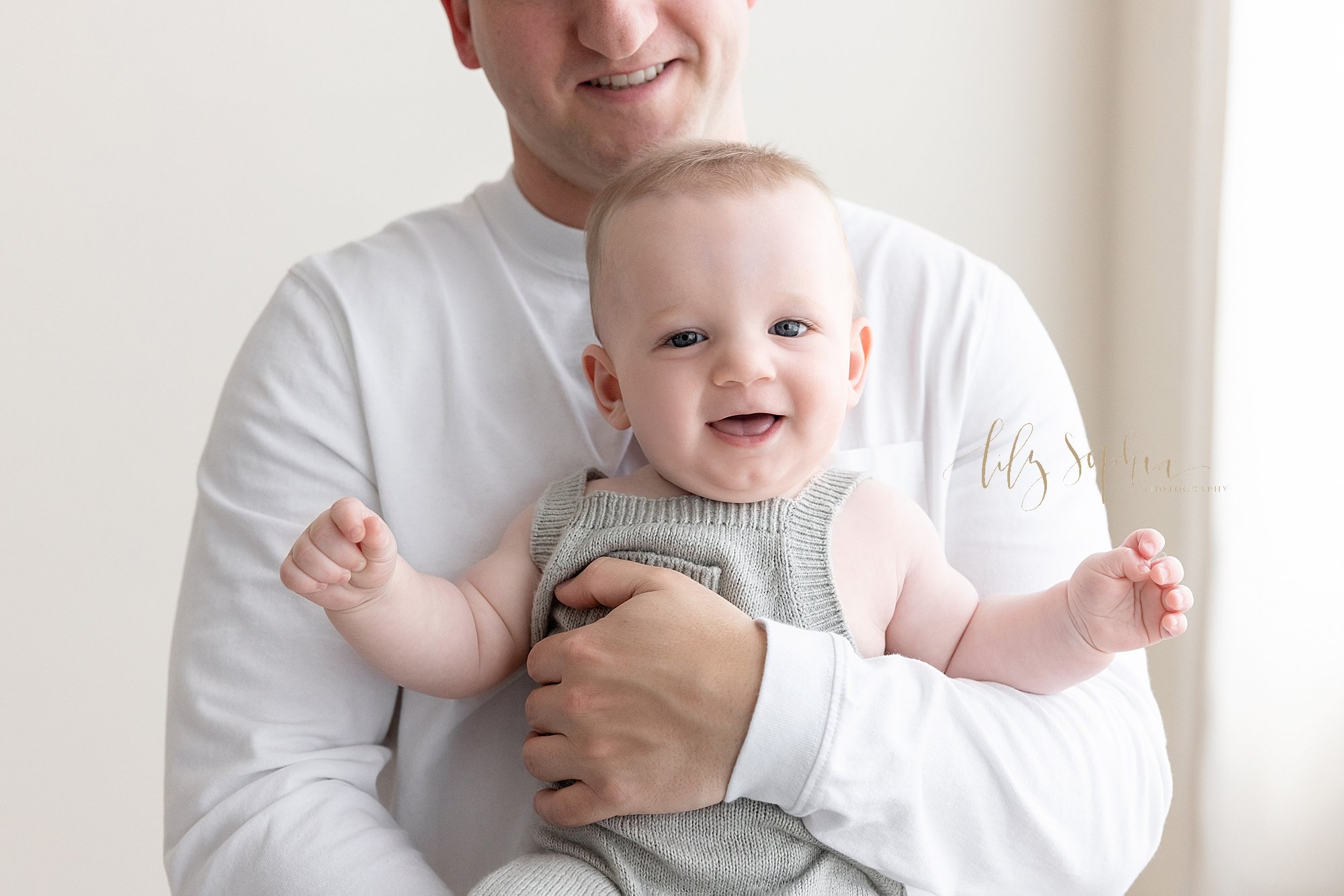 intown-atlanta-decatur-buckhead-studio-family-photoshoot-baby-boy-sitting-milestone_3450.jpg