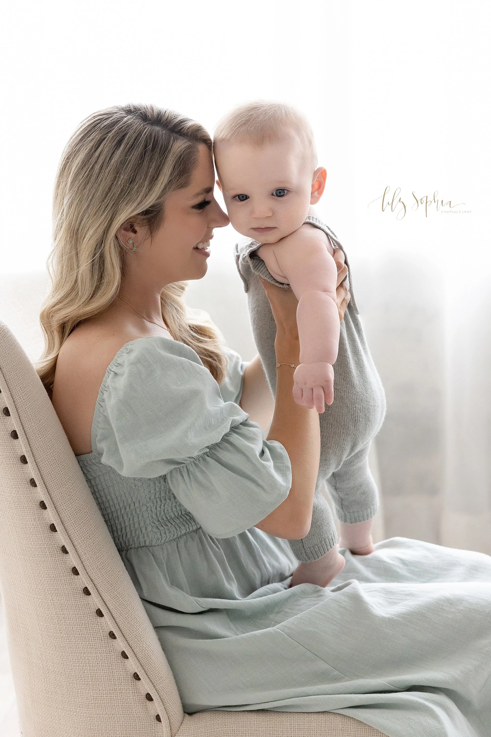 intown-atlanta-decatur-buckhead-studio-family-photoshoot-baby-boy-sitting-milestone_3458.jpg