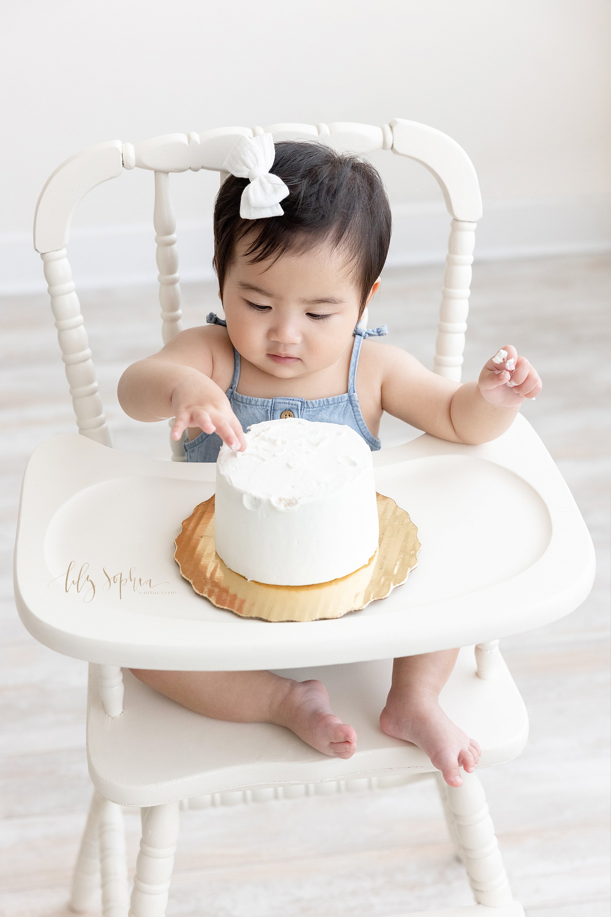 intown-atlanta-decatur-buckhead-studio-family-photoshoot-first-birthday-baby-girl-cake-smash-photoshoot_3508.jpg