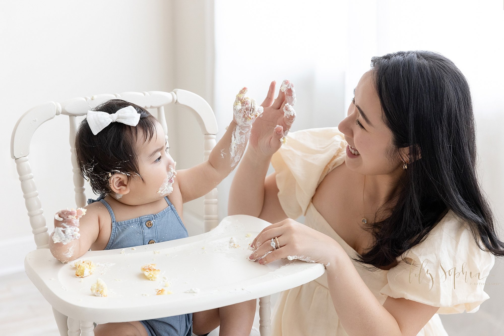 intown-atlanta-decatur-buckhead-studio-family-photoshoot-first-birthday-baby-girl-cake-smash-photoshoot_3512.jpg