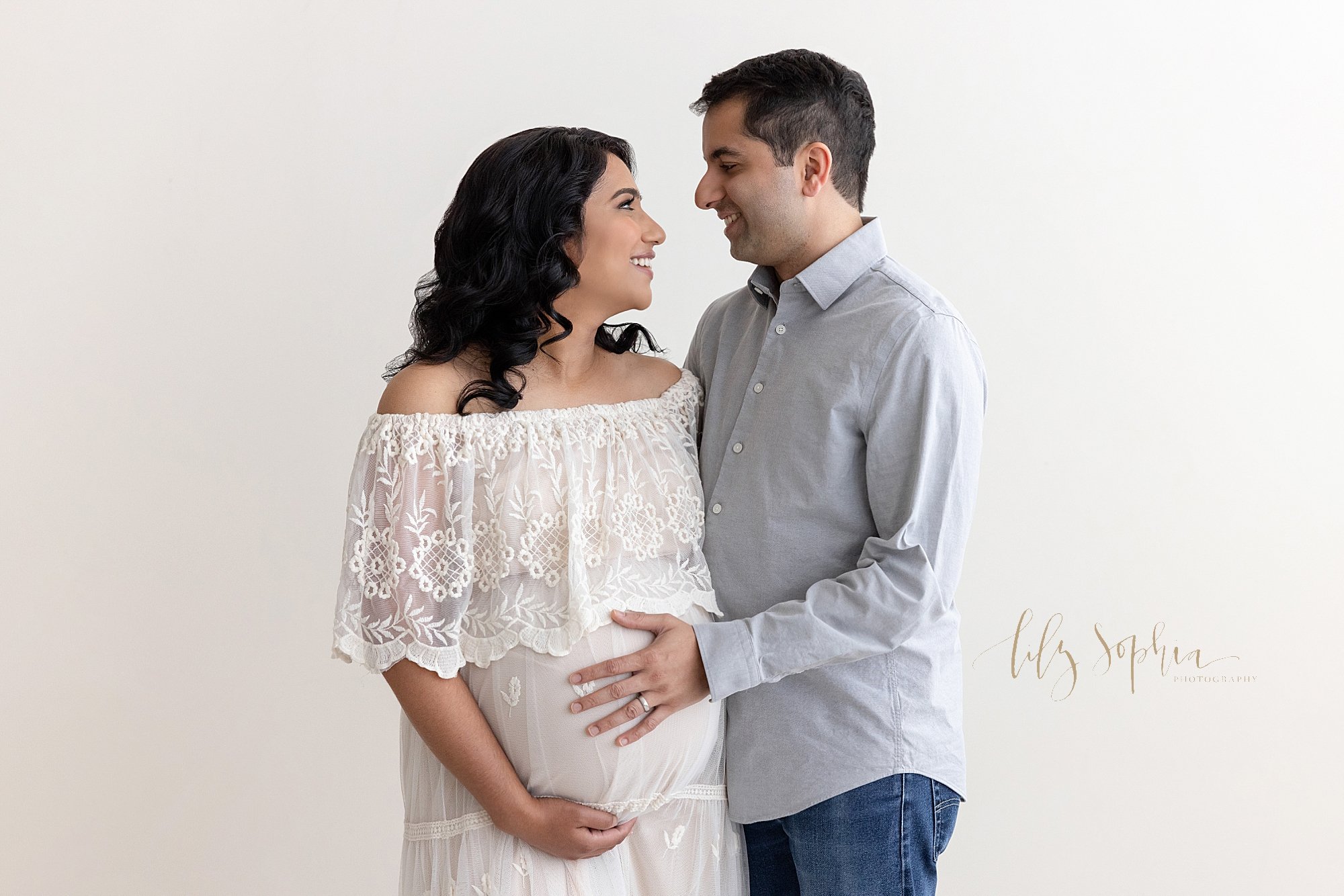 intown-atlanta-decatur-buckhead-maternity-indian-couple-studio-photoshoot-pregnancy-pictures_3535.jpg