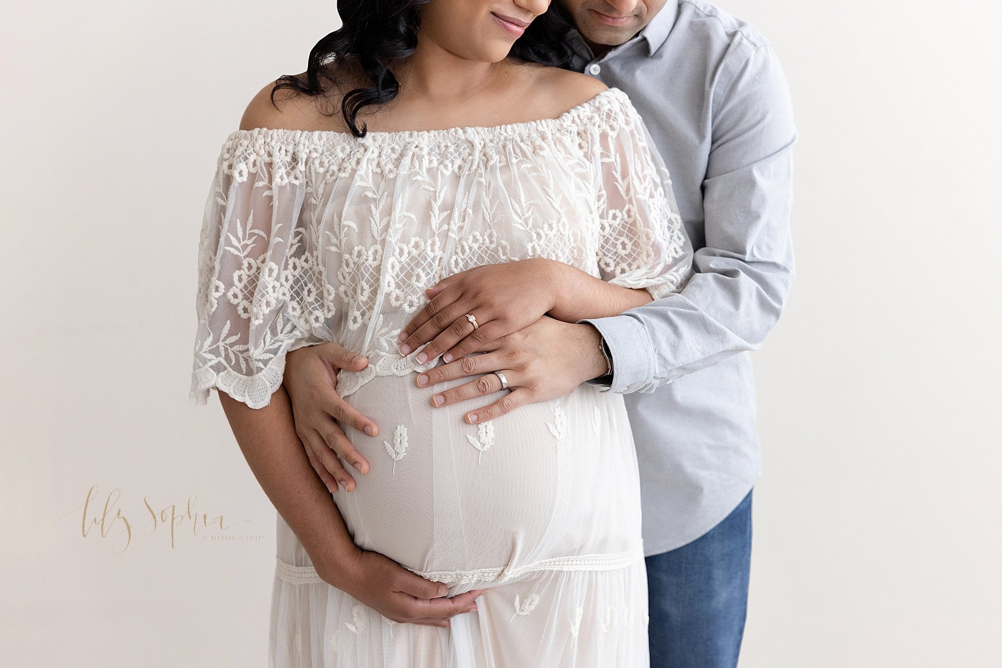 intown-atlanta-decatur-buckhead-maternity-indian-couple-studio-photoshoot-pregnancy-pictures_3536.jpg