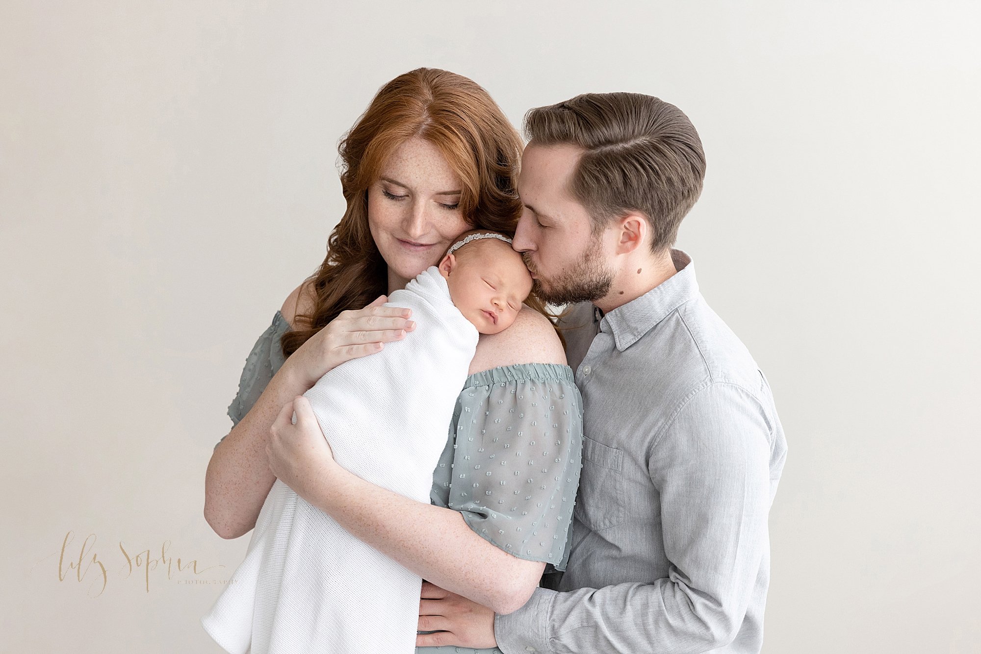 intown-atlanta-decatur-buckhead-brookhaven-studio-family-newborn-baby-girl-pictures_3857.jpg