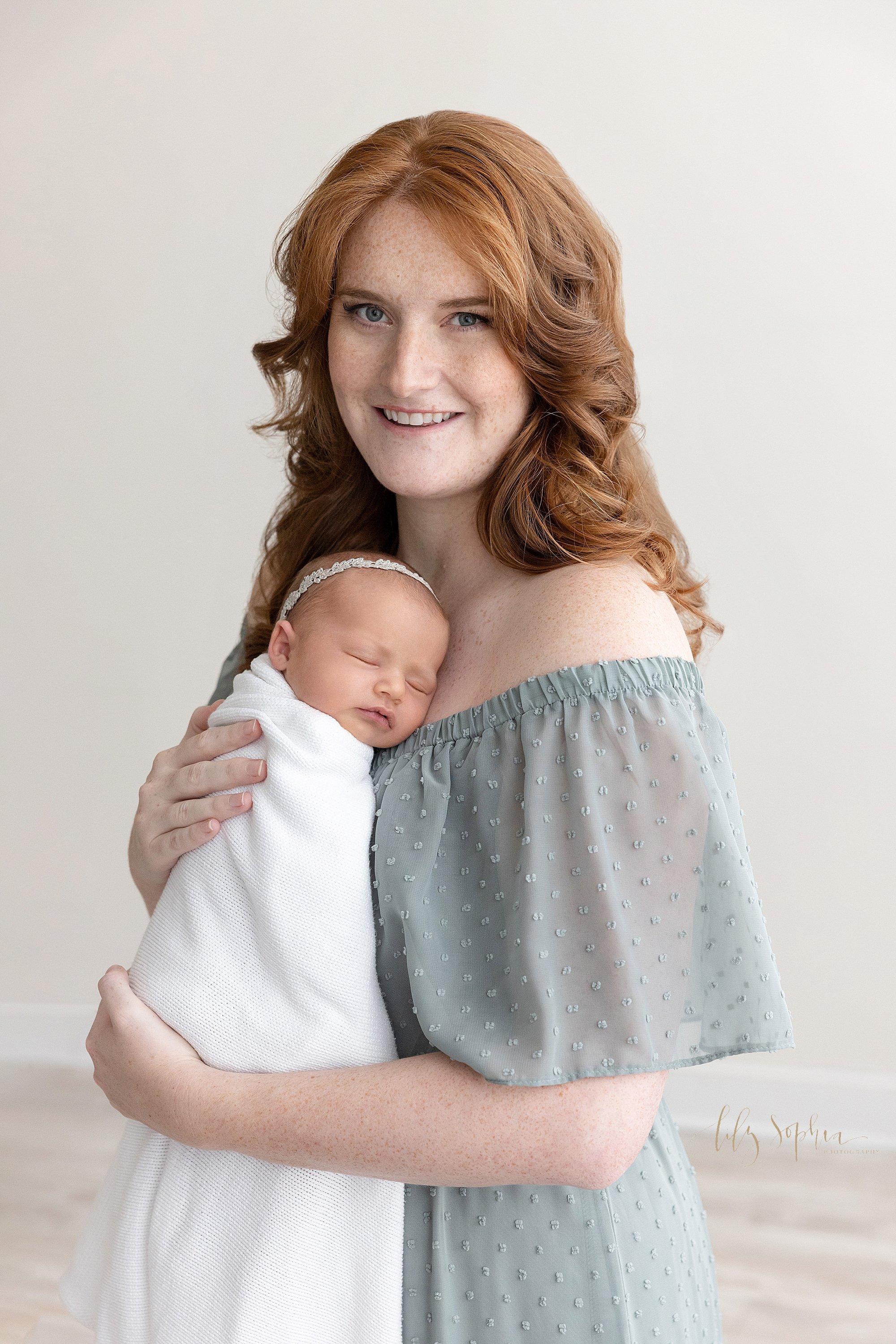 intown-atlanta-decatur-buckhead-brookhaven-studio-family-newborn-baby-girl-pictures_3858.jpg