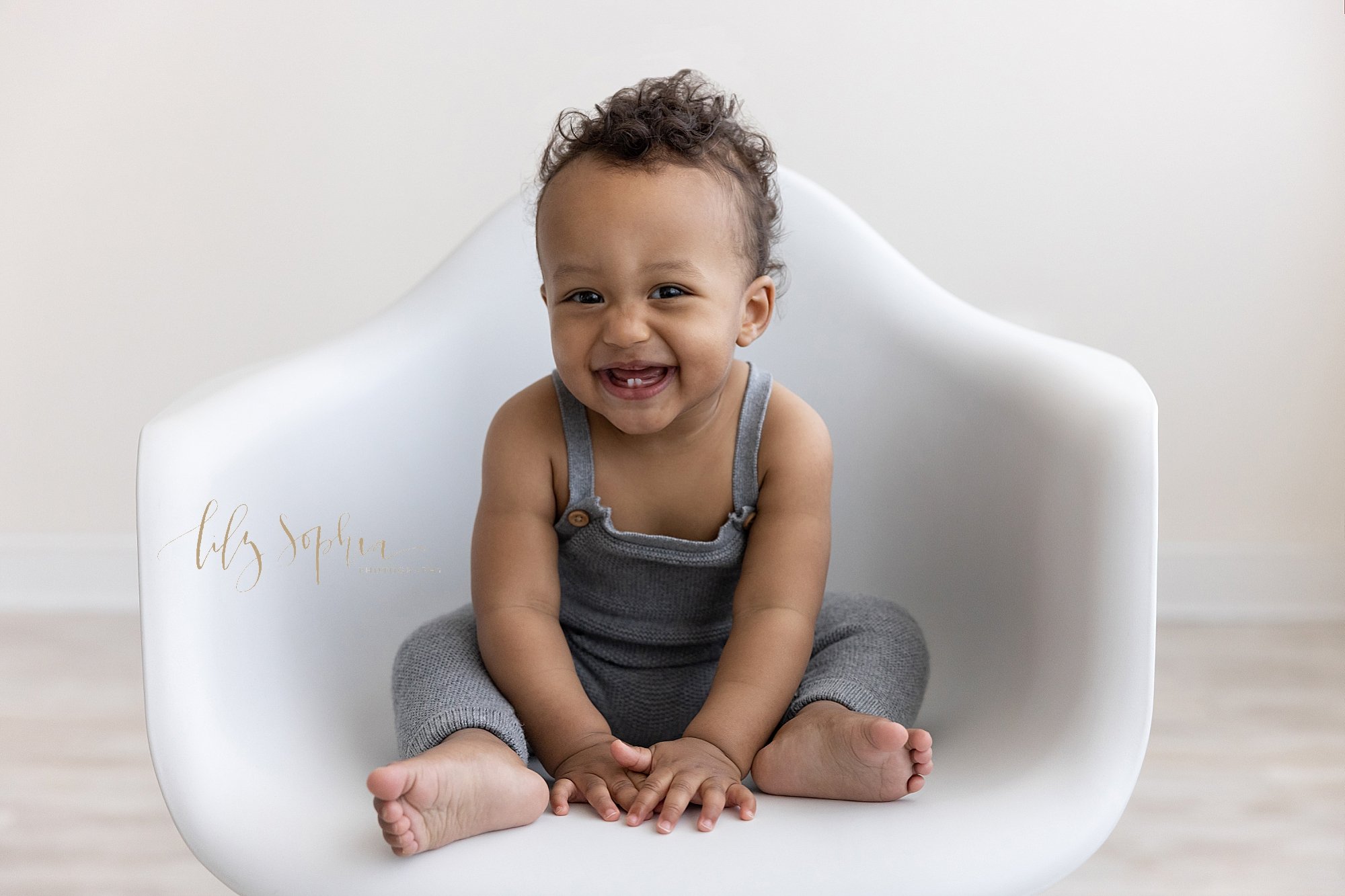 intown-atlanta-decatur-buckhead-grant-park-first-birthday-photos-baby-boy-family-studio-cake-smash-photoshoot_3665.jpg