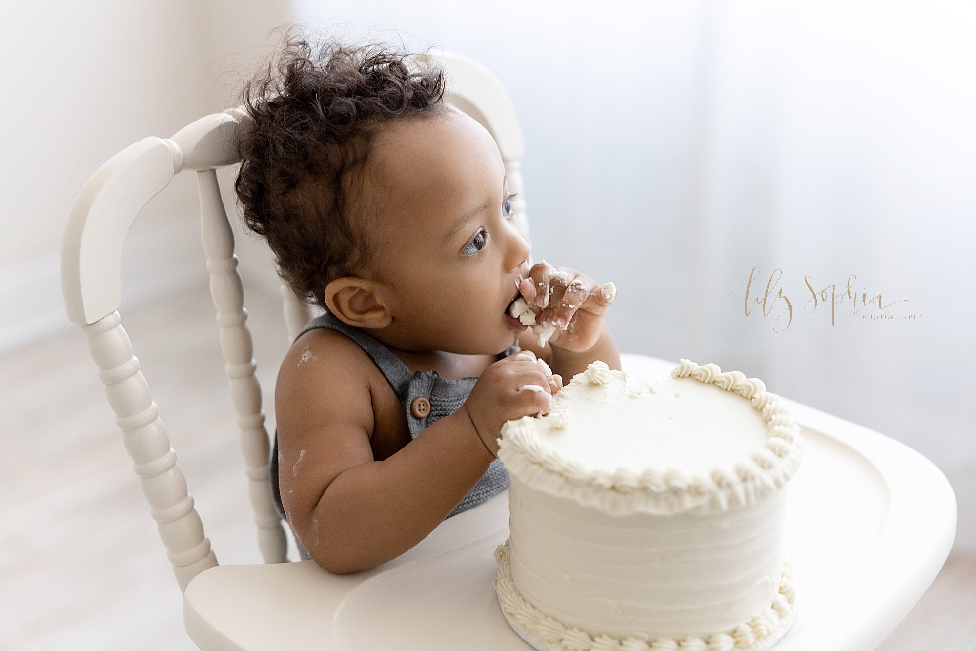 intown-atlanta-decatur-buckhead-grant-park-first-birthday-photos-baby-boy-family-studio-cake-smash-photoshoot_3670.jpg