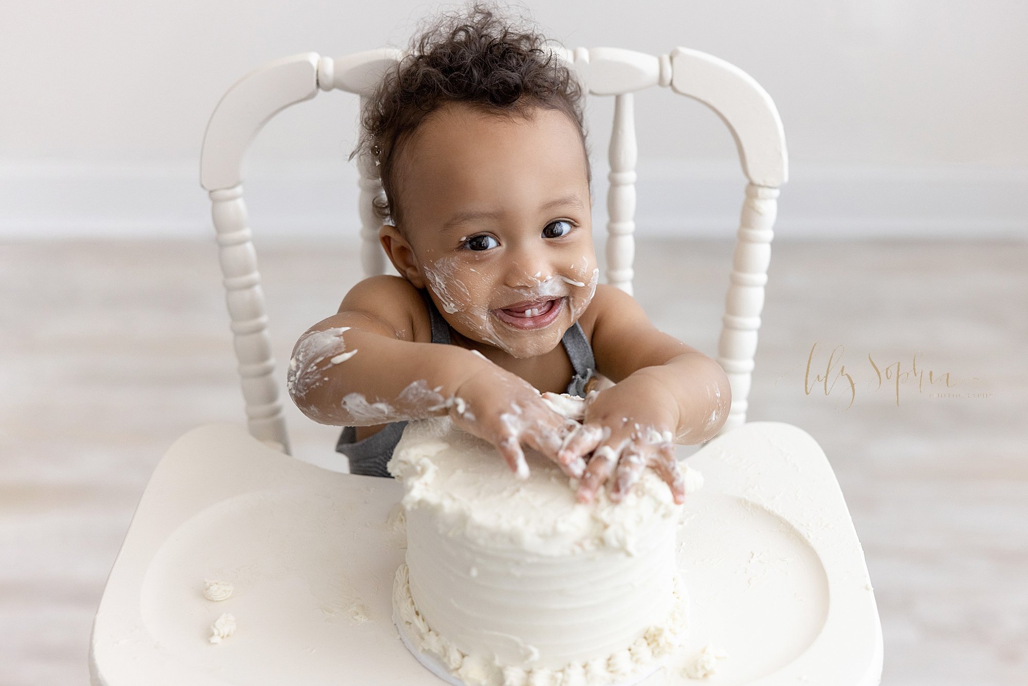 intown-atlanta-decatur-buckhead-grant-park-first-birthday-photos-baby-boy-family-studio-cake-smash-photoshoot_3676.jpg