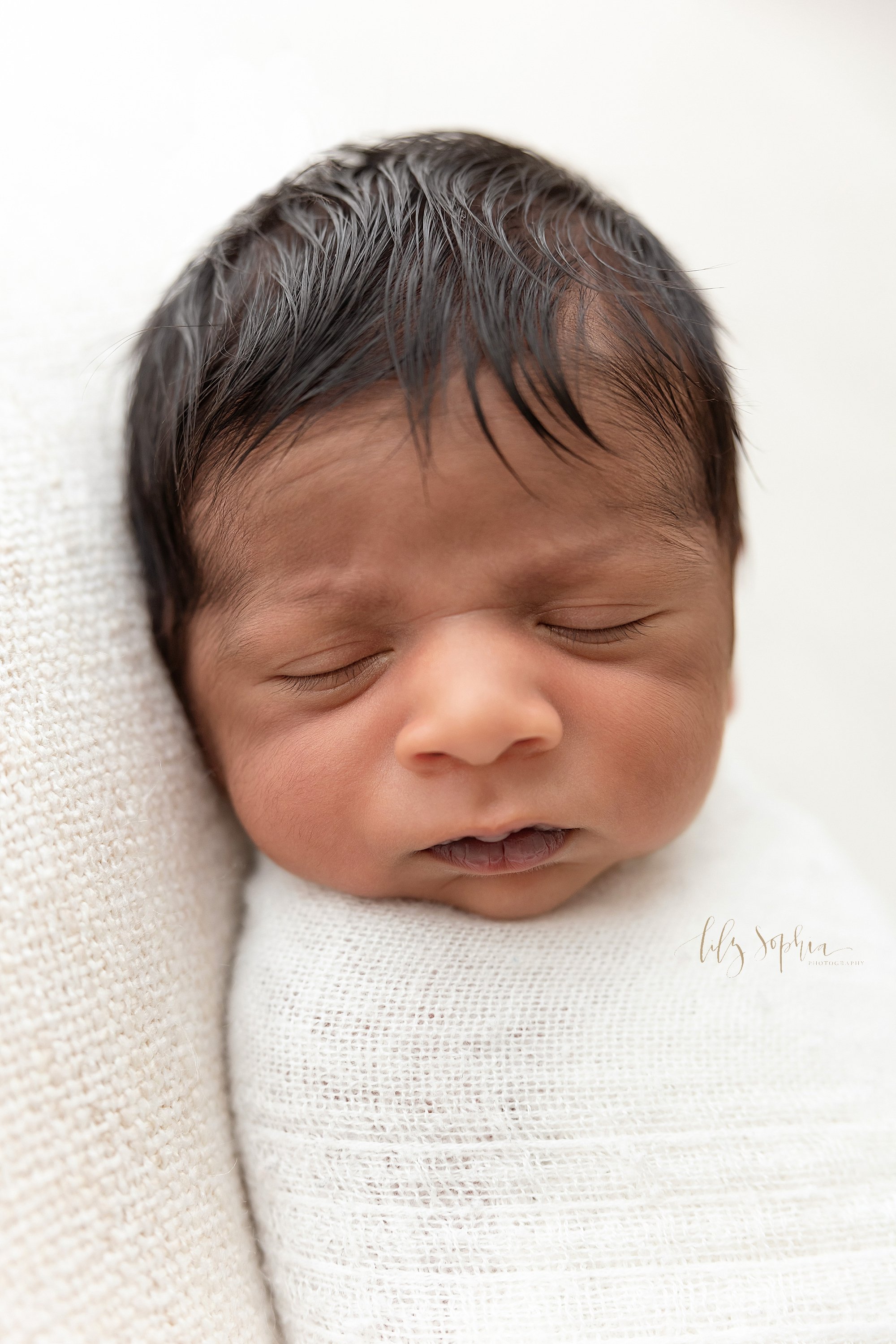 intown-atlanta-decatur-buckhead-brookhaven-studio-indian-family-newborn-baby-boy-pictures_3766.jpg