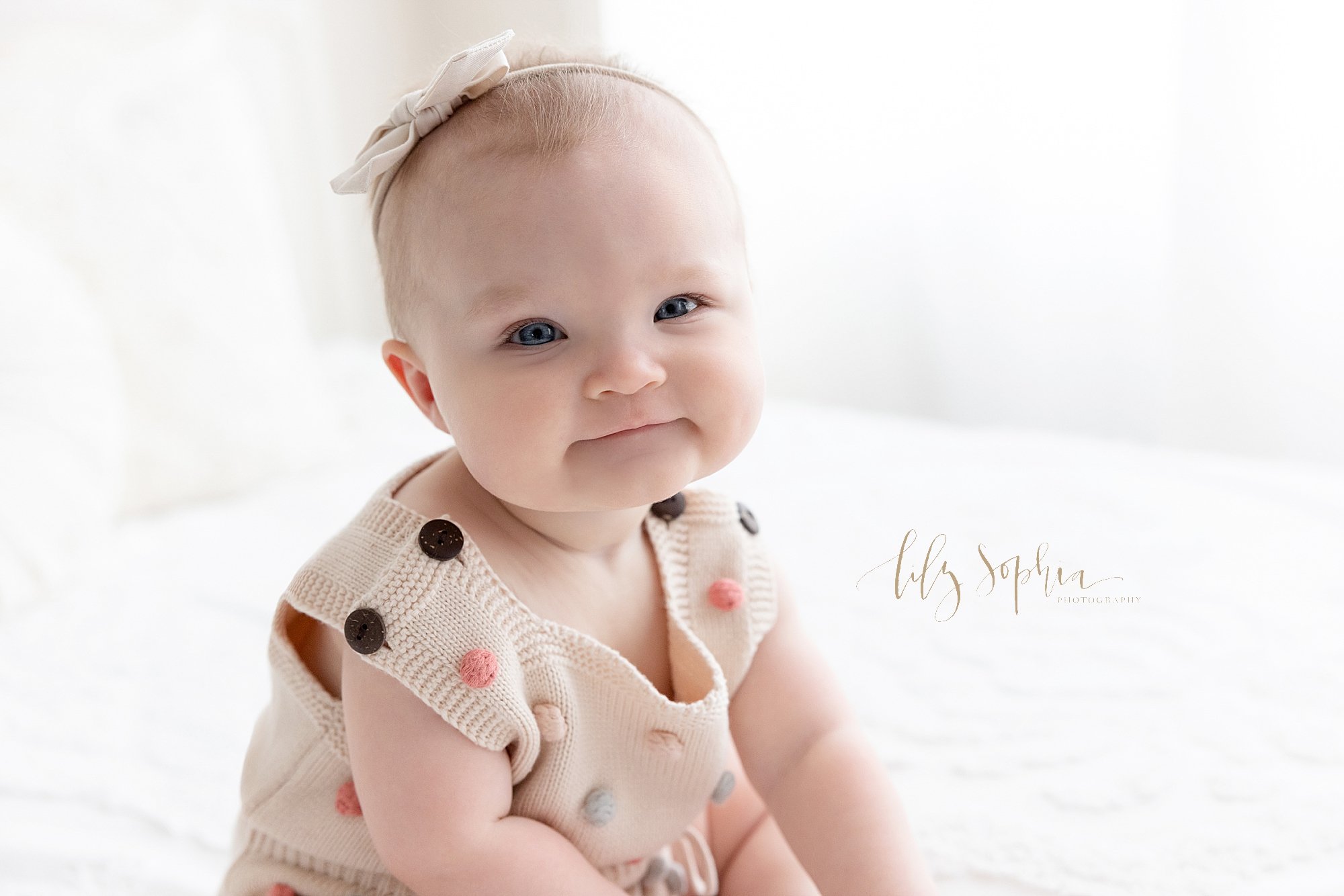 intown-atlanta-decatur-kirkwood-buckhead-brookhaven-studio-family-pictures-baby-girl-milestone-sitting-photoshoot_4353.jpg