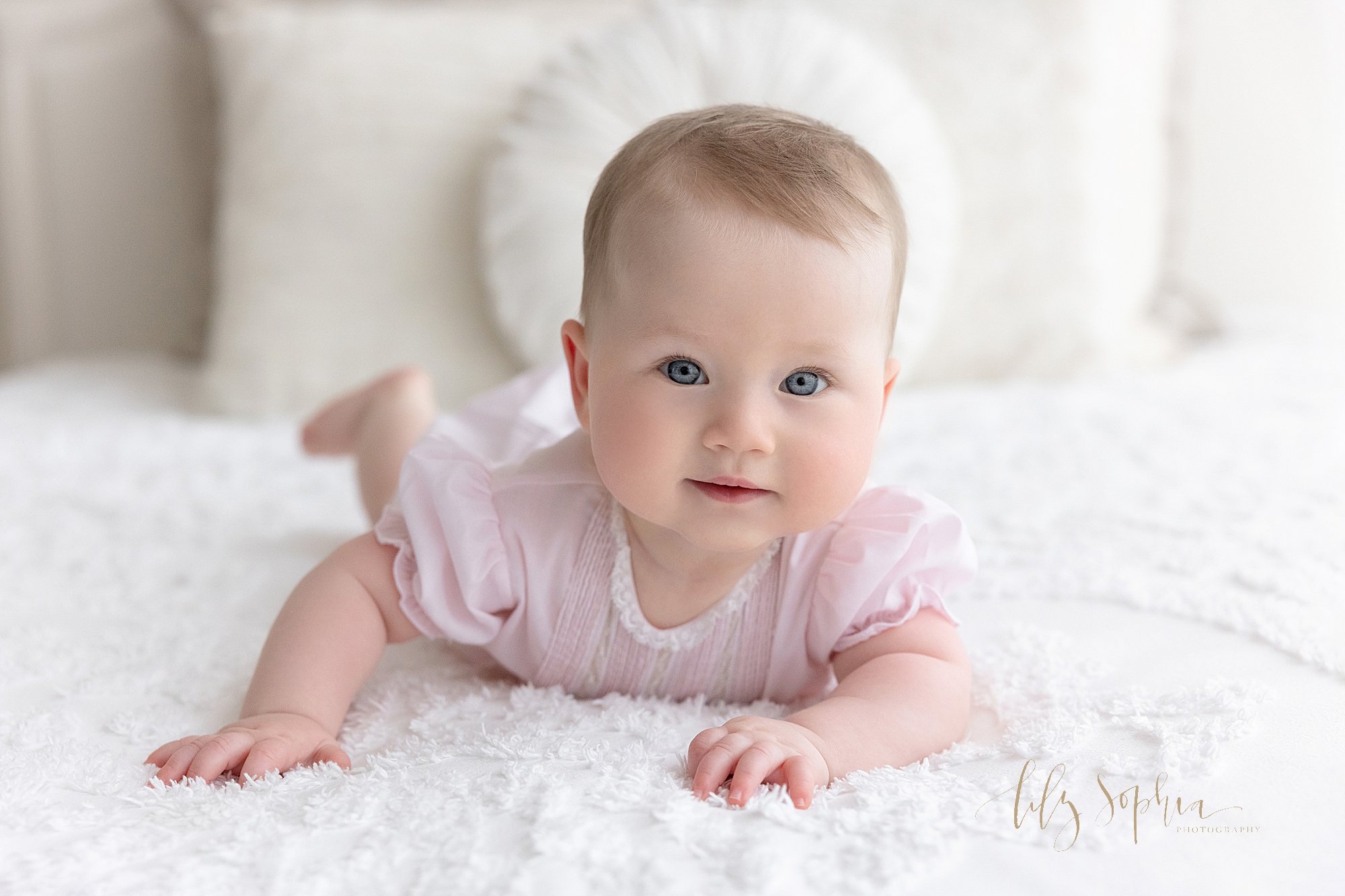 intown-atlanta-decatur-kirkwood-buckhead-brookhaven-studio-family-pictures-baby-girl-milestone-sitting-photoshoot_4409.jpg