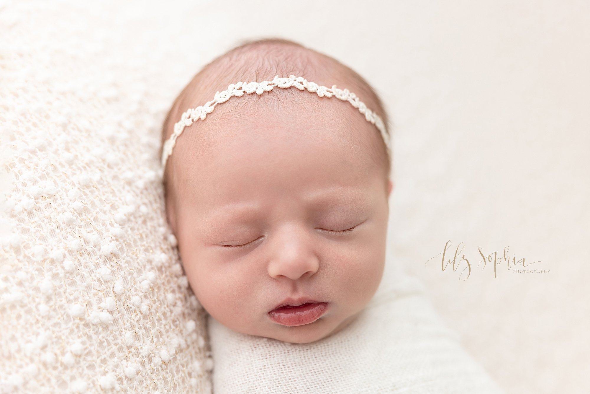 intown-atlanta-decatur-kirkwood-buckhead-studio-family-newborn-infant-baby-girl-photoshoot_4806.jpg