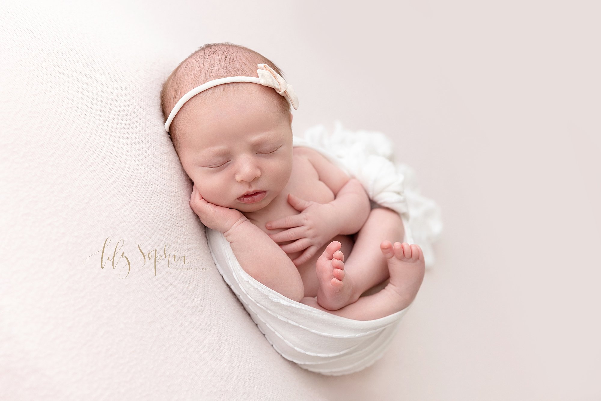 intown-atlanta-decatur-kirkwood-buckhead-studio-family-newborn-infant-baby-girl-photoshoot_4808.jpg