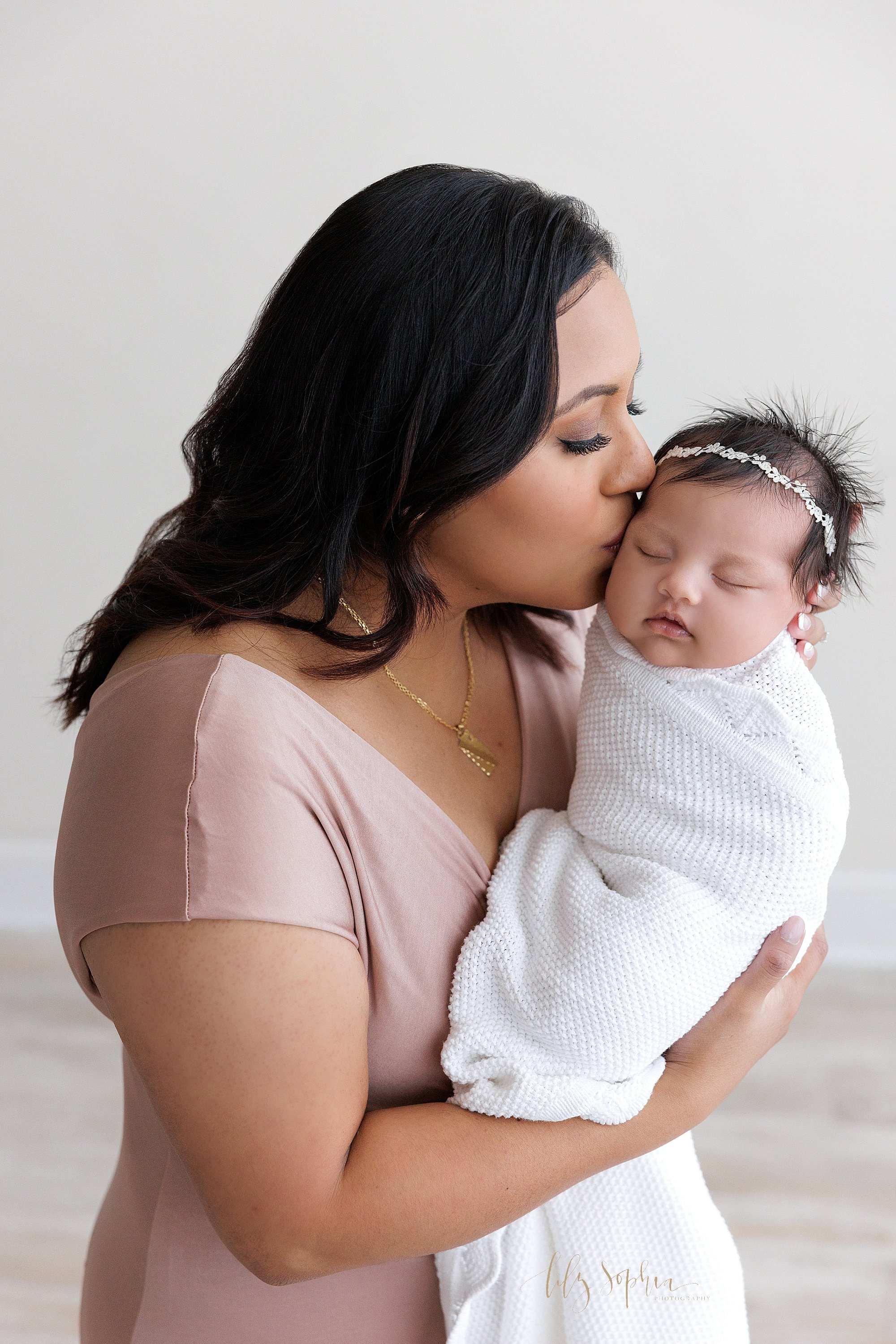 intown-atlanta-decatur-smyrna-buckhead-studio-latino-couple-newborn-baby-girl-photos_4971.jpg