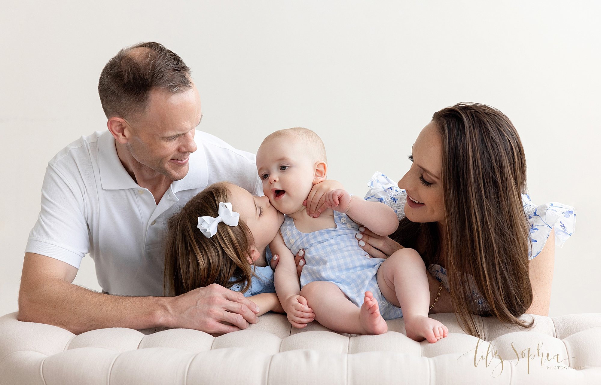 intown-atlanta-decatur-smyrna-buckhead-studio-family-pictures-baby-boy-sitting-milestone-photos-big-sister-portraits_5050.jpg