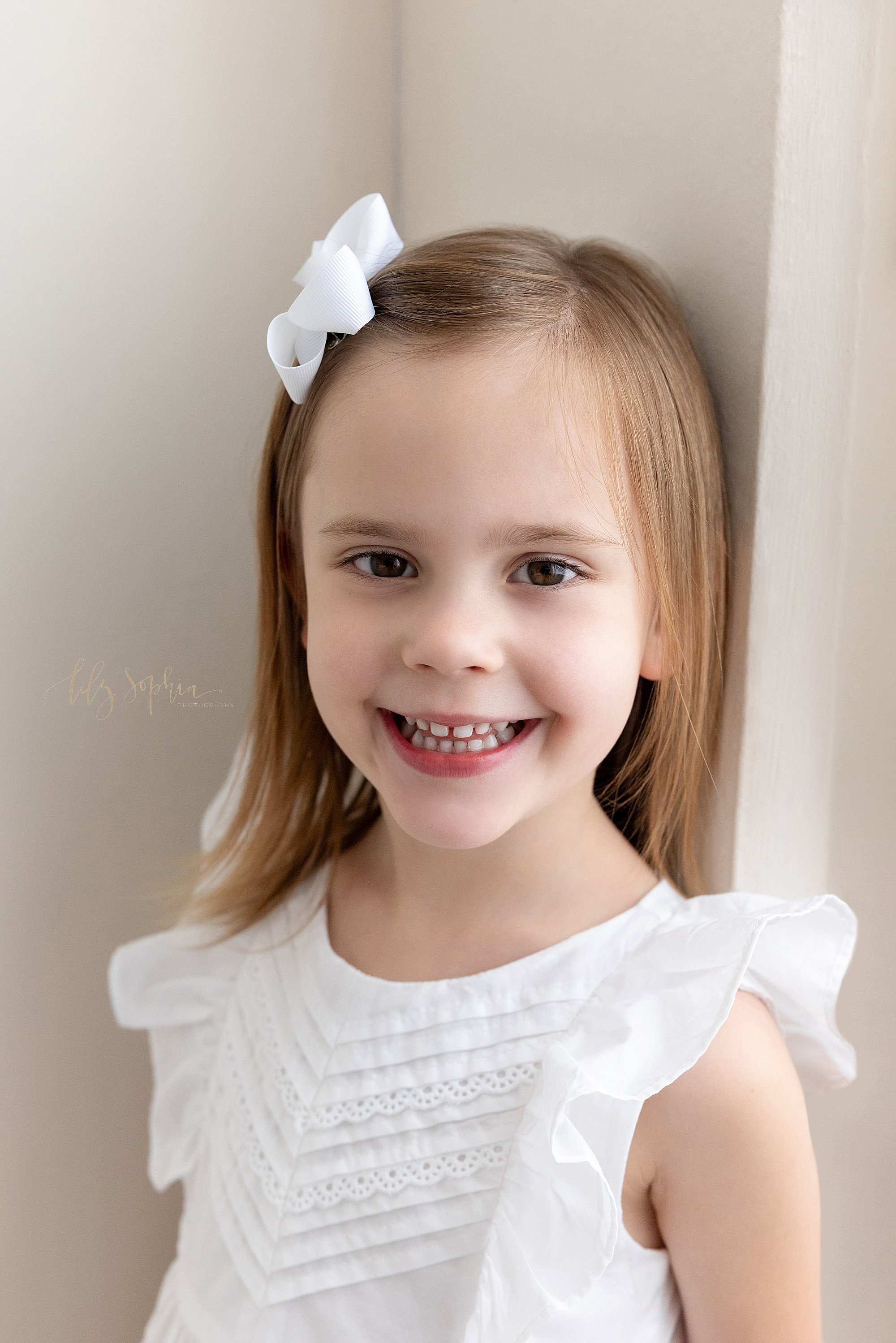 intown-atlanta-decatur-smyrna-buckhead-studio-family-pictures-baby-boy-sitting-milestone-photos-big-sister-portraits_5059.jpg