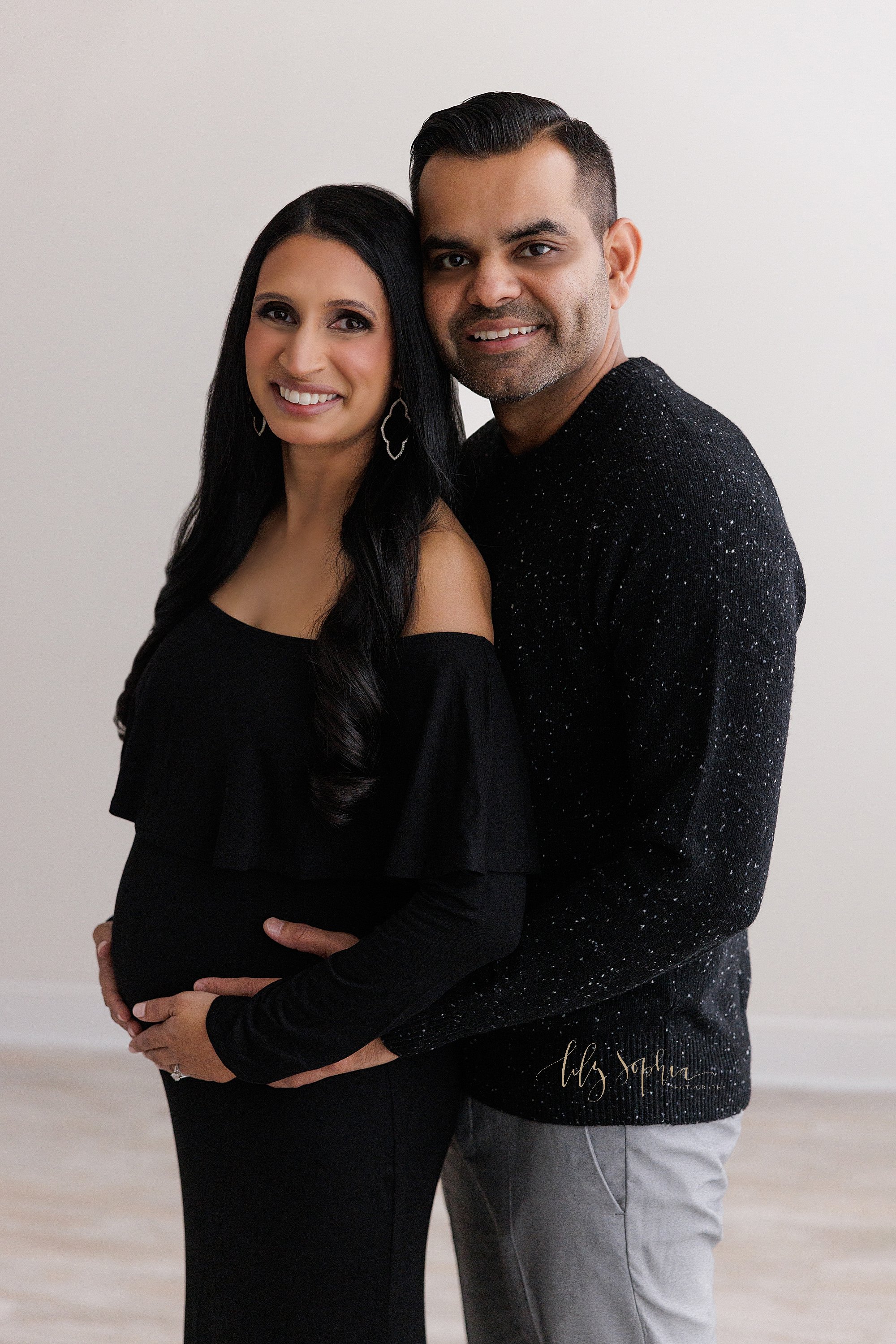 intown-atlanta-decatur-brookhaven-buckhead-studio-indian-family-pregnancy-photos-baby-girl-maternity-photoshoot_5103.jpg