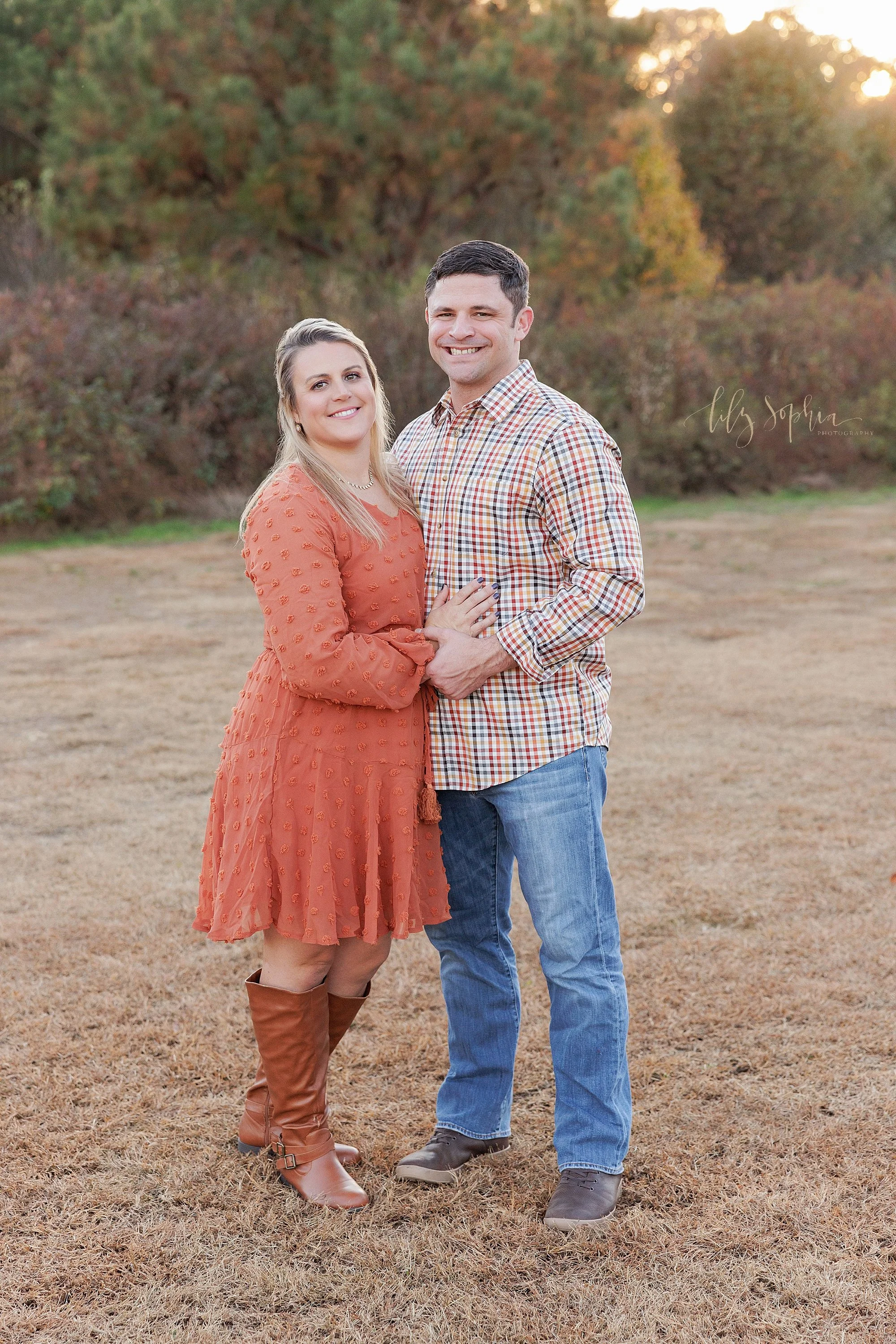 intown-atlanta-decatur-brookhaven-buckhead-buford-outdoor-fall-family-photos-field-siblings_5226.jpg