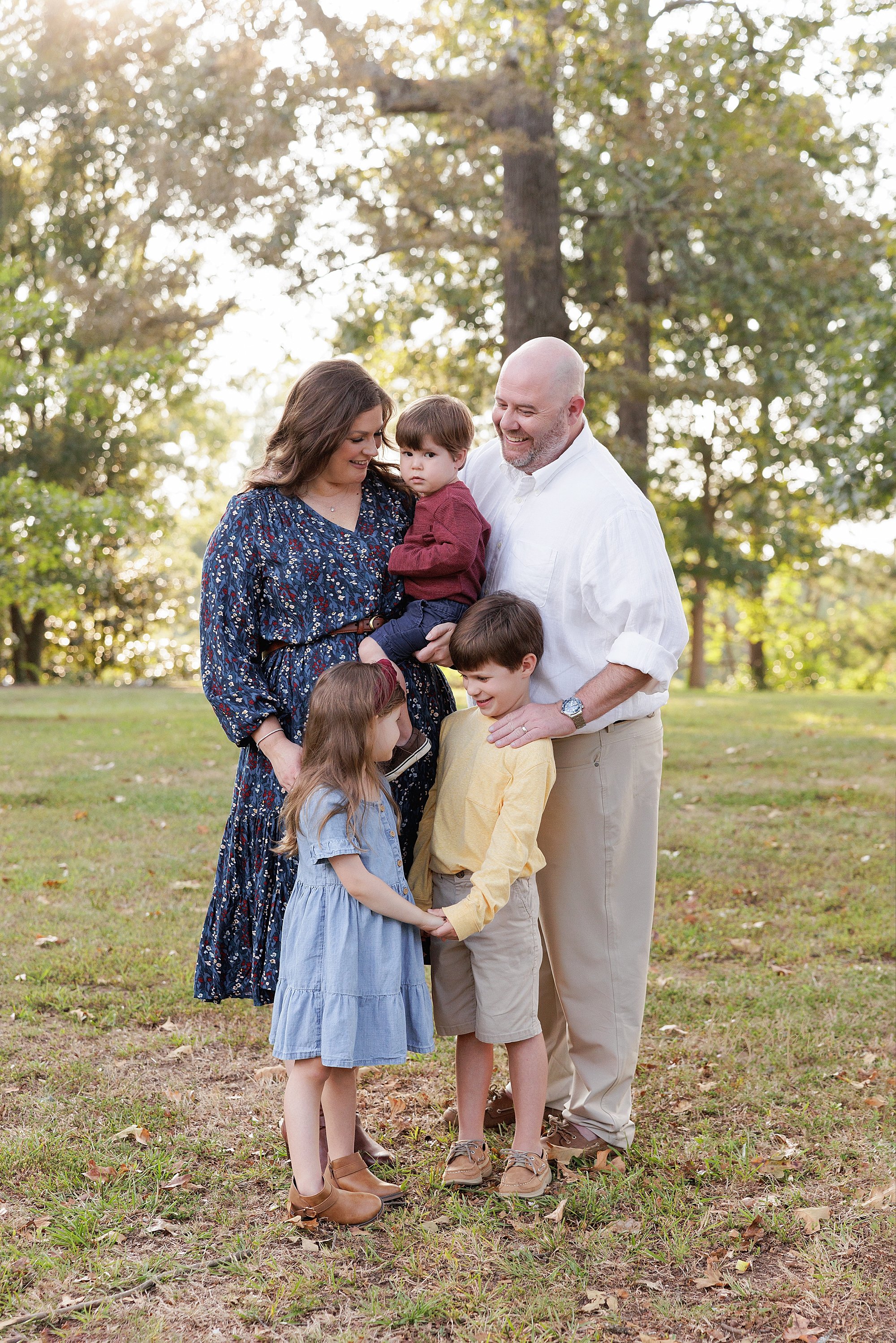 intown-atlanta-decatur-brookhaven-buckhead-outdoor-fall-pictures-family-photoshoot_5520.jpg