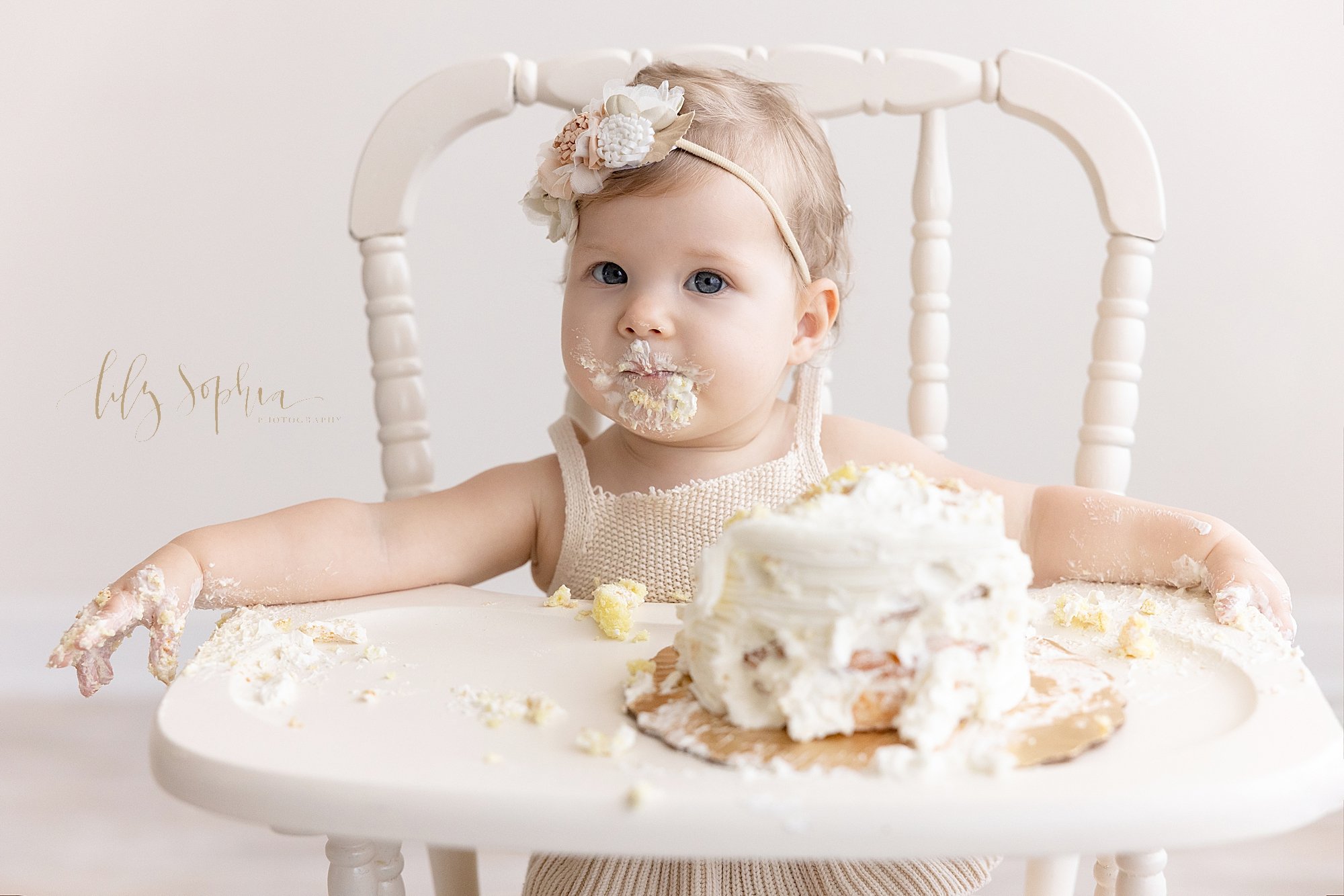intown-atlanta-decatur-brookhaven-buckhead-first-birthday-cake-smash-family-photoshoot-baby-girl_5406.jpg