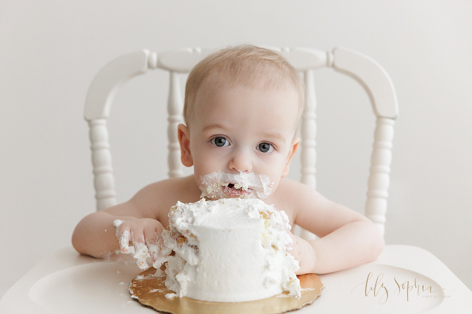 intown-atlanta-decatur-brookhaven-buckhead-first-birthday-cake-smash-family-photoshoot-baby-boy_5488.jpg