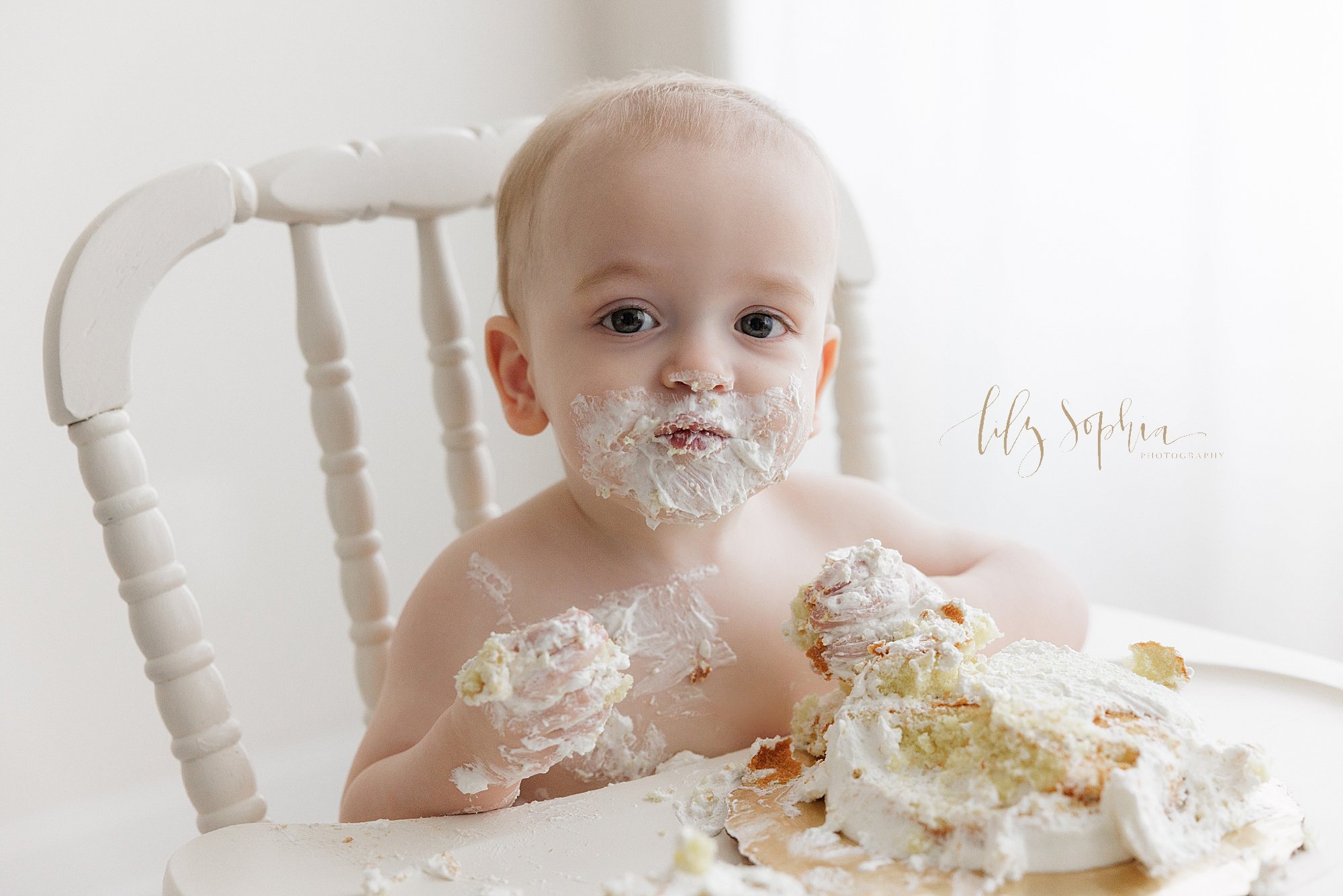 intown-atlanta-decatur-brookhaven-buckhead-first-birthday-cake-smash-family-photoshoot-baby-boy_5497.jpg