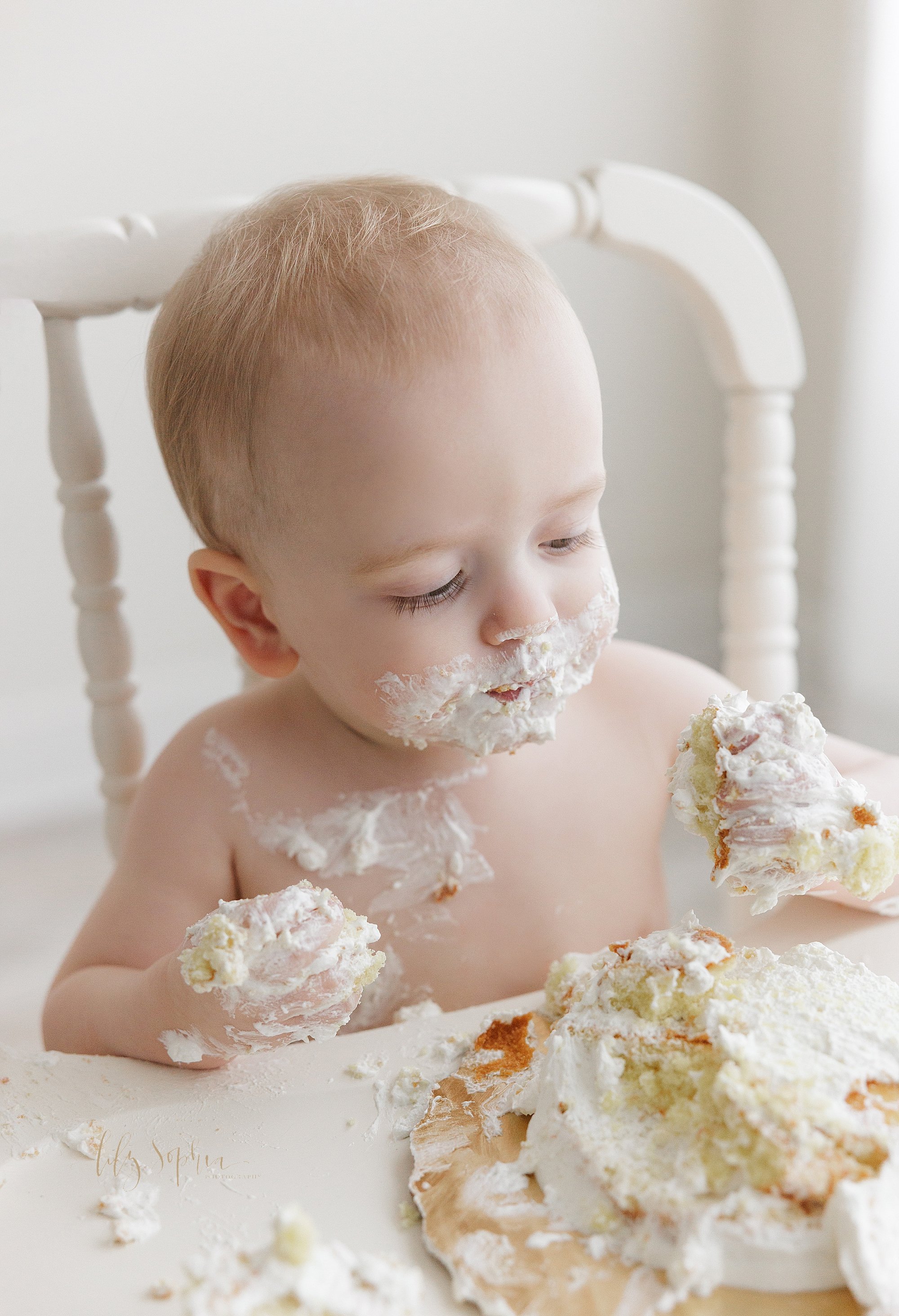 intown-atlanta-decatur-brookhaven-buckhead-first-birthday-cake-smash-family-photoshoot-baby-boy_5496.jpg