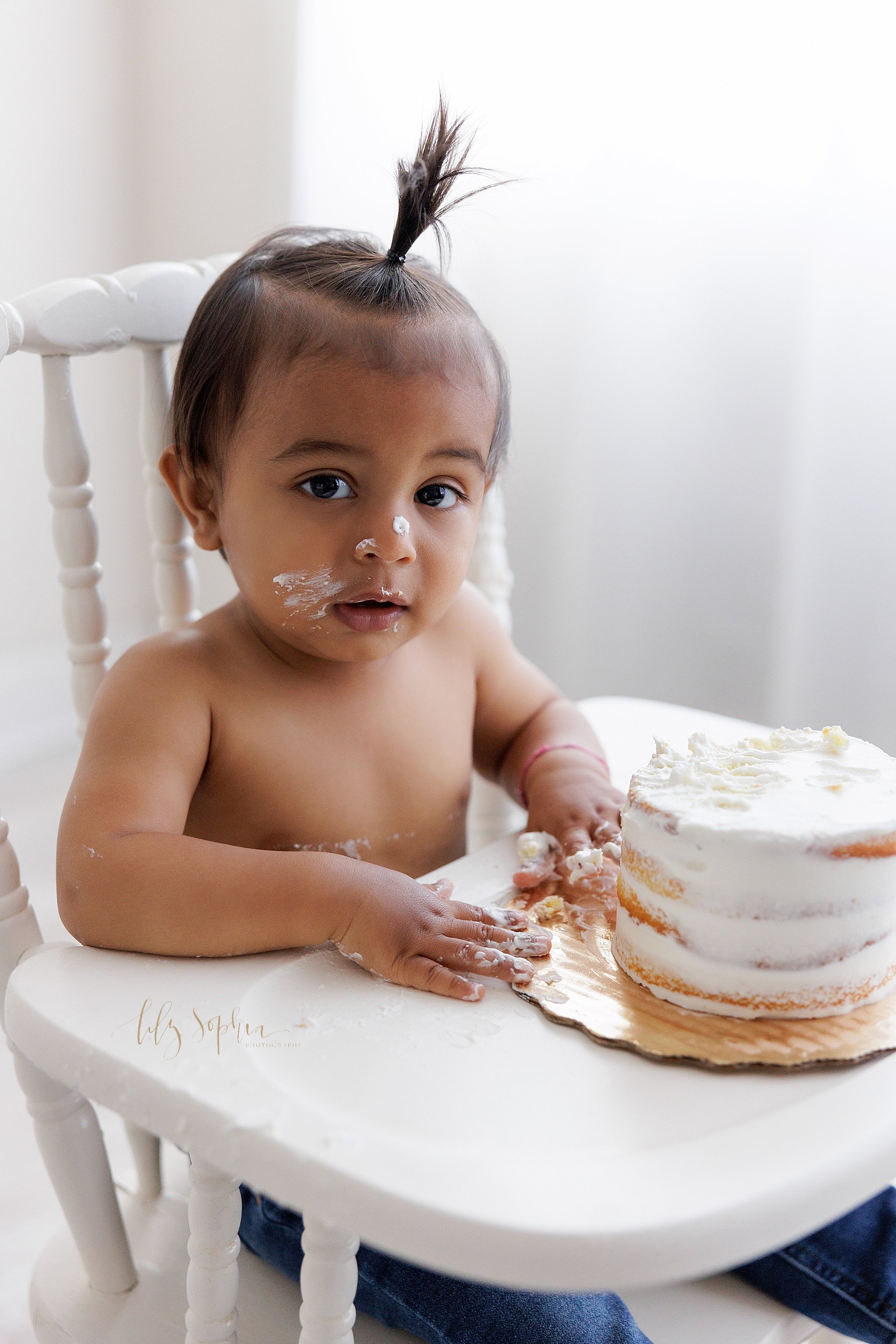 intown-atlanta-decatur-brookhaven-buckhead-first-birthday-cake-smash-family-photoshoot-baby-boy_5442.jpg