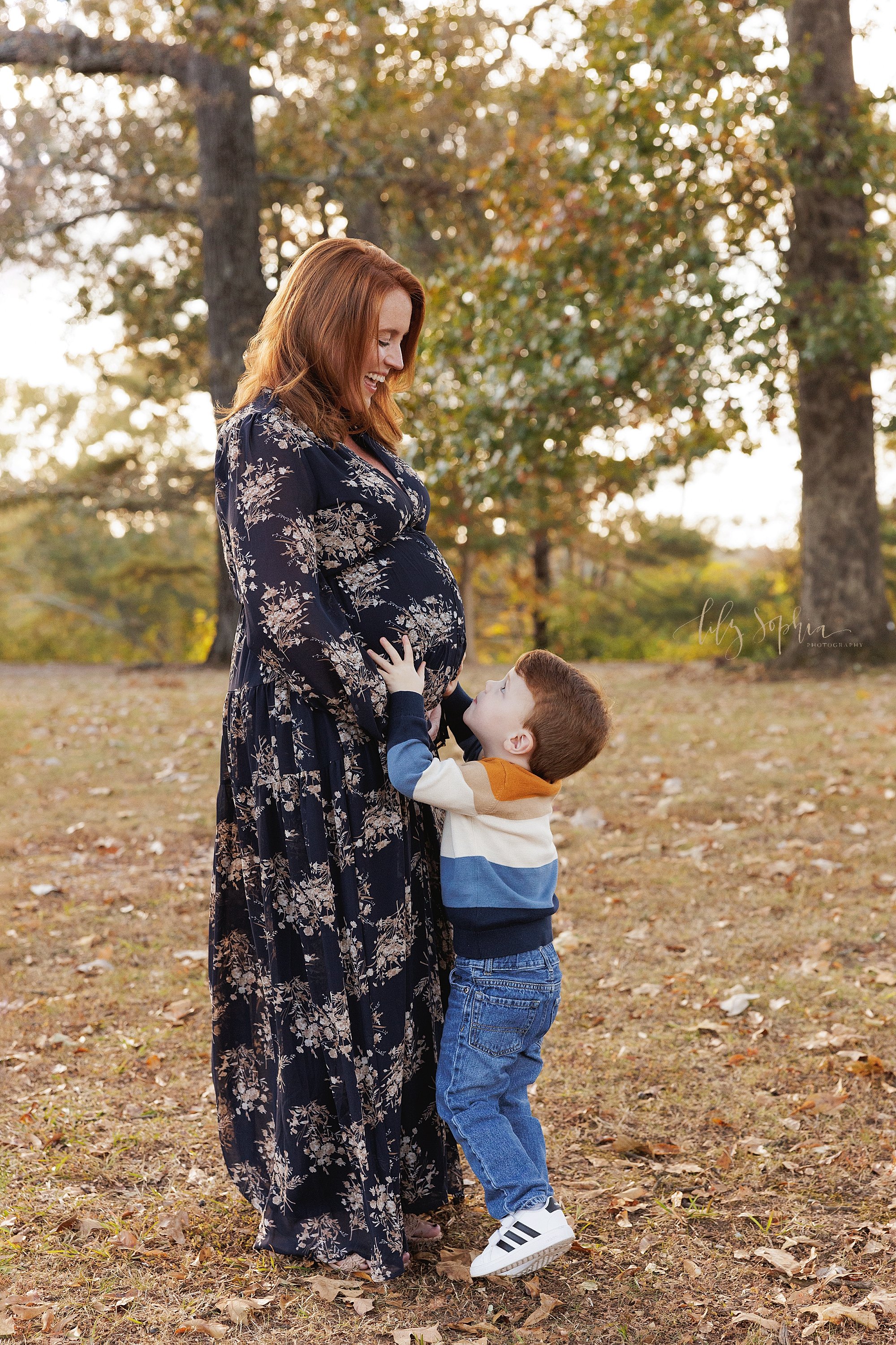 intown-atlanta-decatur-brookhaven-buckhead-outdoor-fall-pictures-family-maternity-photoshoot_5562.jpg