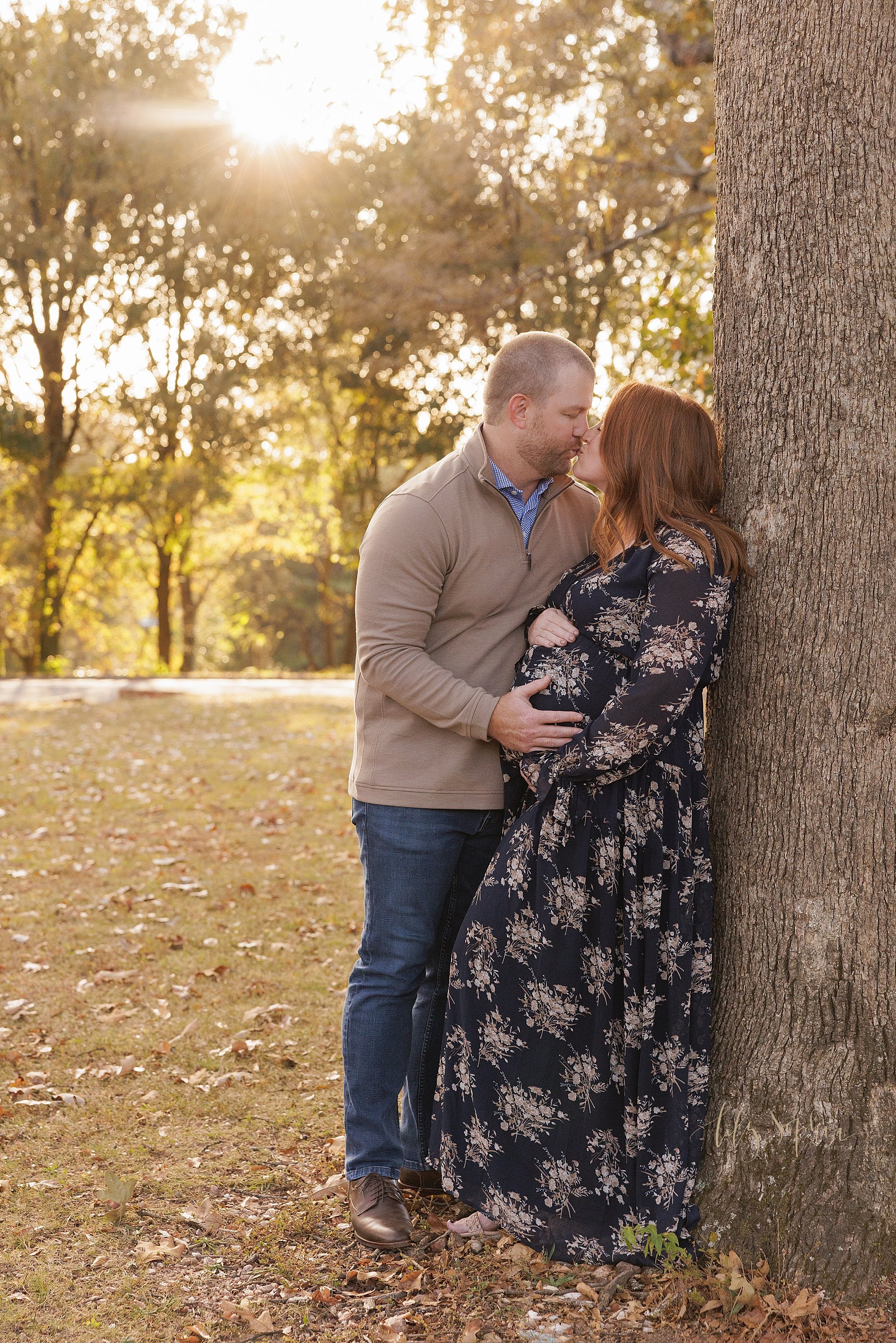 intown-atlanta-decatur-brookhaven-buckhead-outdoor-fall-pictures-family-maternity-photoshoot_5571.jpg