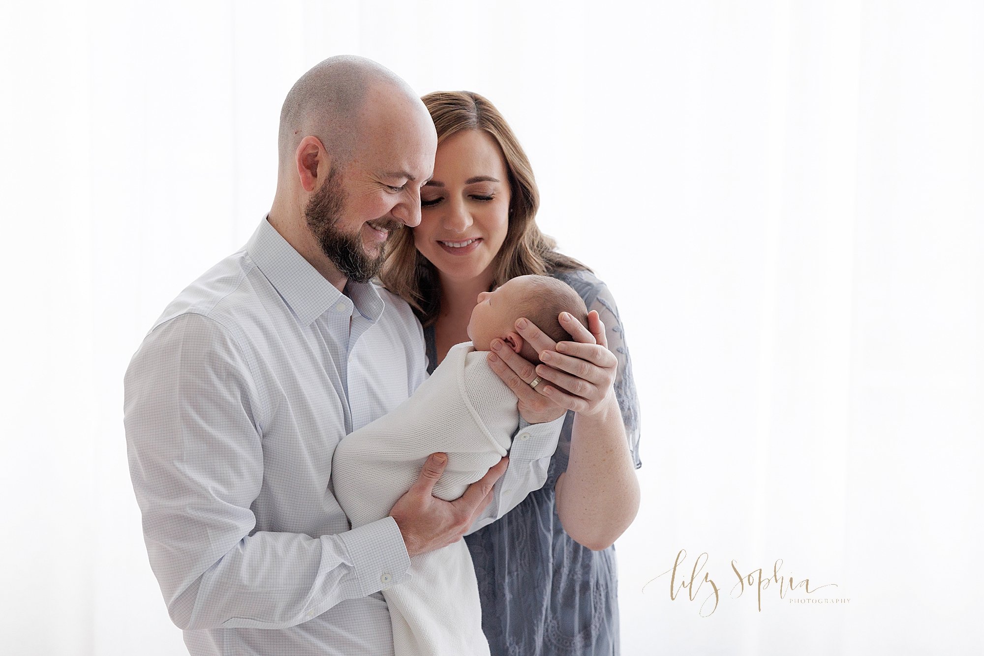 intown-atlanta-morningside-decatur-brookhaven-buckhead-studio-natural-light-newborn-baby-boy-family-photoshoot_5916.jpg