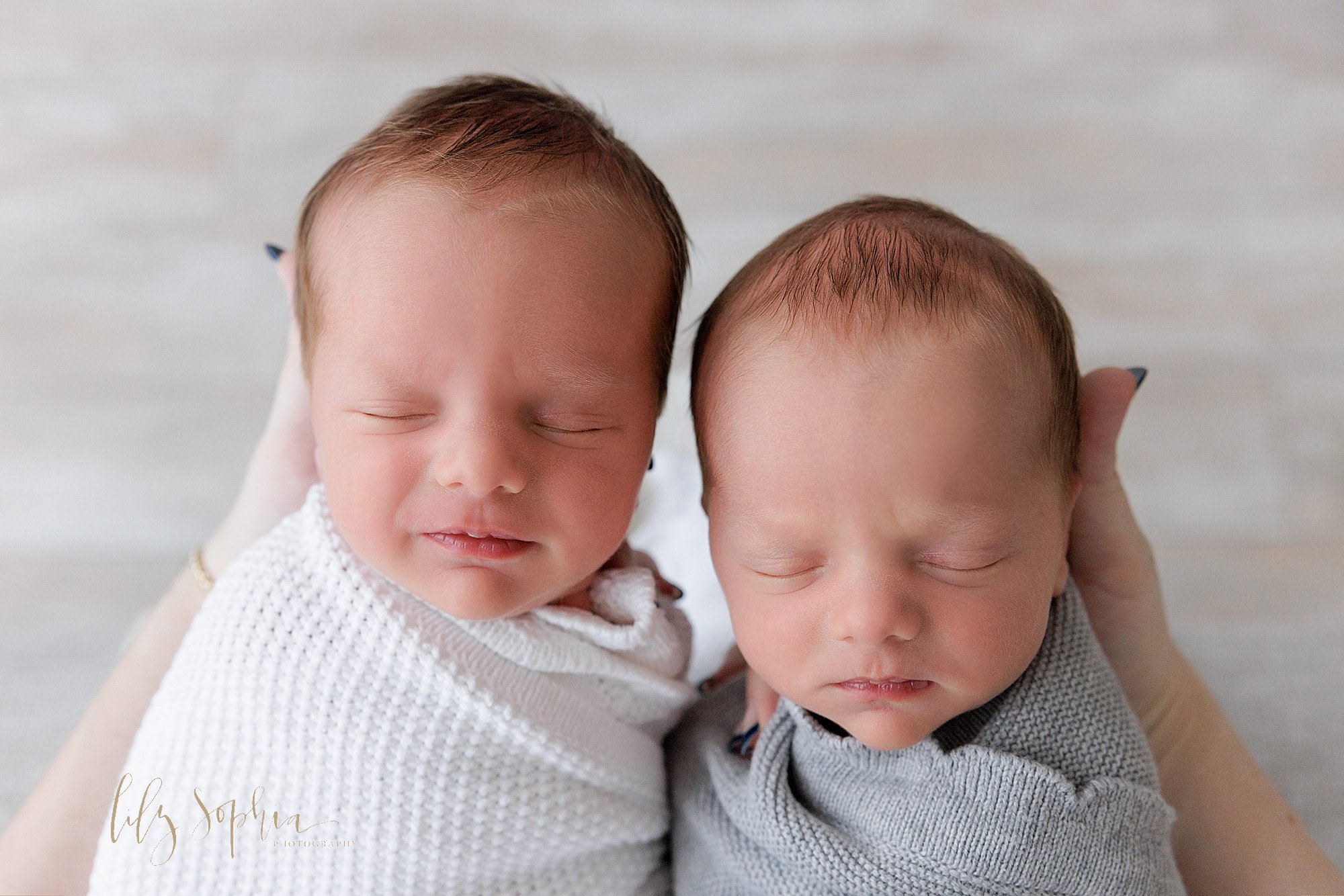 intown-atlanta-morningside-decatur-brookhaven-buckhead-studio-natural-light-newborn-baby-boy-twins-family-photoshoot_5937.jpg