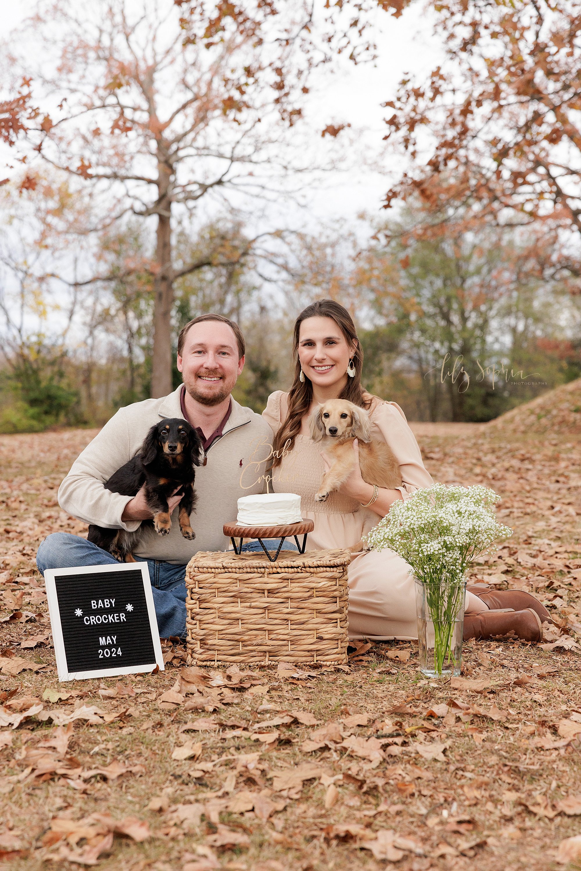 intown-atlanta-morningside-decatur-brookhaven-buckhead-outdoor-couples-maternity-fall-photoshoot-daschunds-doxies-gender-reveal_6179.jpg