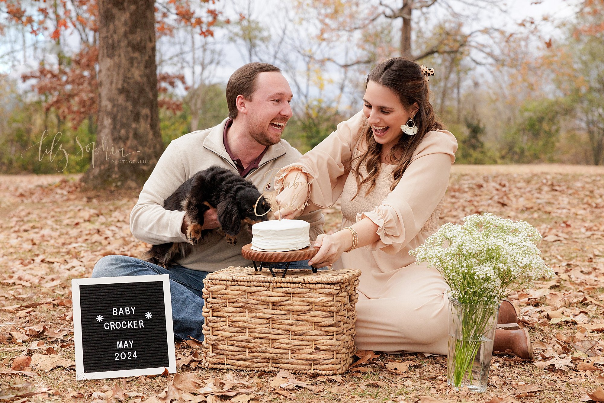 intown-atlanta-morningside-decatur-brookhaven-buckhead-outdoor-couples-maternity-fall-photoshoot-daschunds-doxies-gender-reveal_6183.jpg