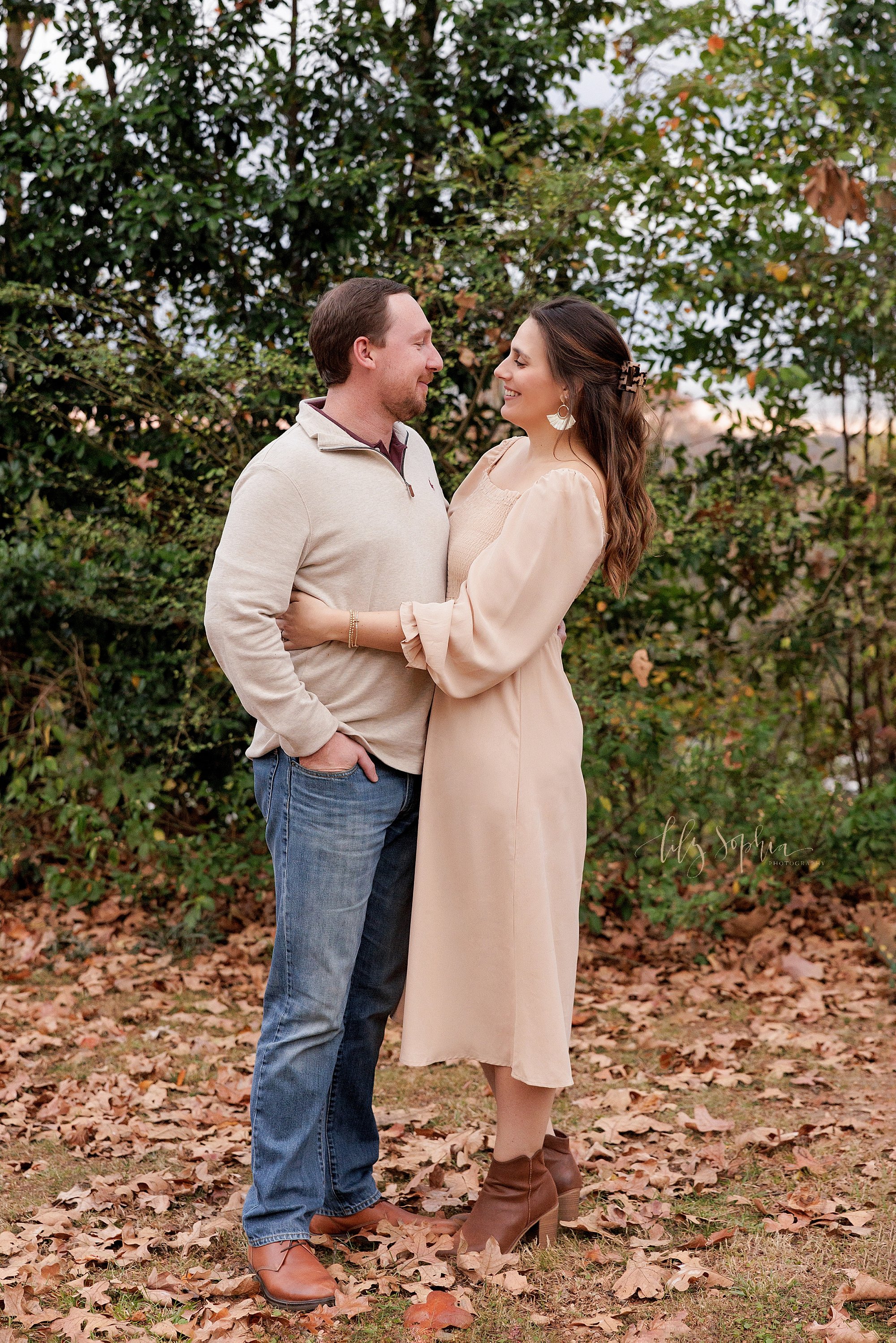 intown-atlanta-morningside-decatur-brookhaven-buckhead-outdoor-couples-maternity-fall-photoshoot-daschunds-doxies-gender-reveal_6194.jpg