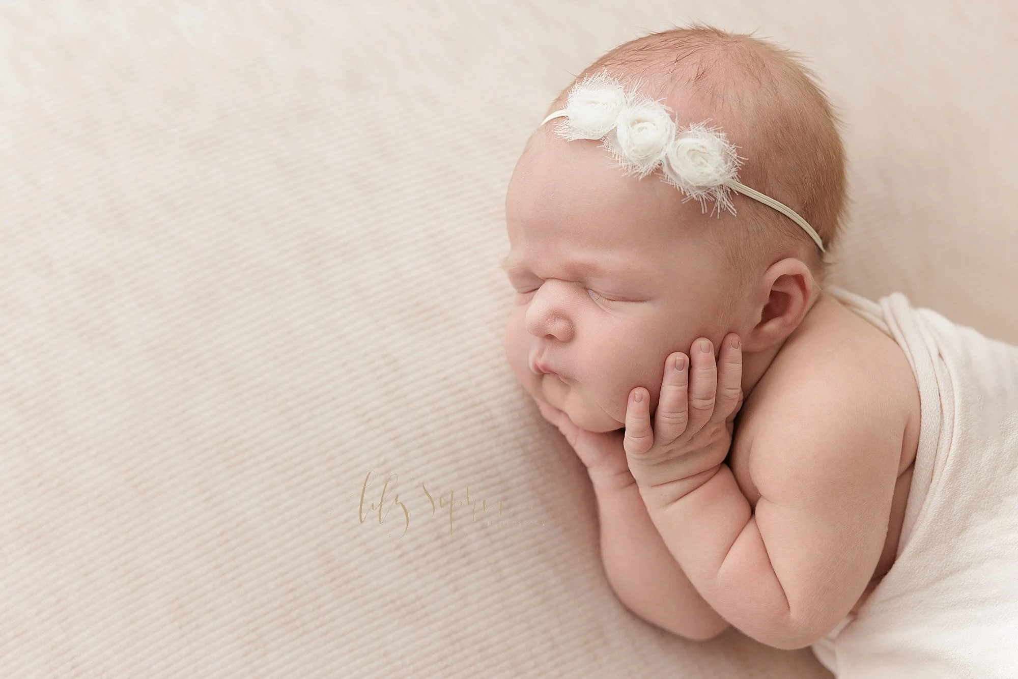 intown-atlanta-morningside-decatur-brookhaven-buckhead-natural-light-studio-family-portraits-newborn-baby-girl-photoshoot_0152.jpg