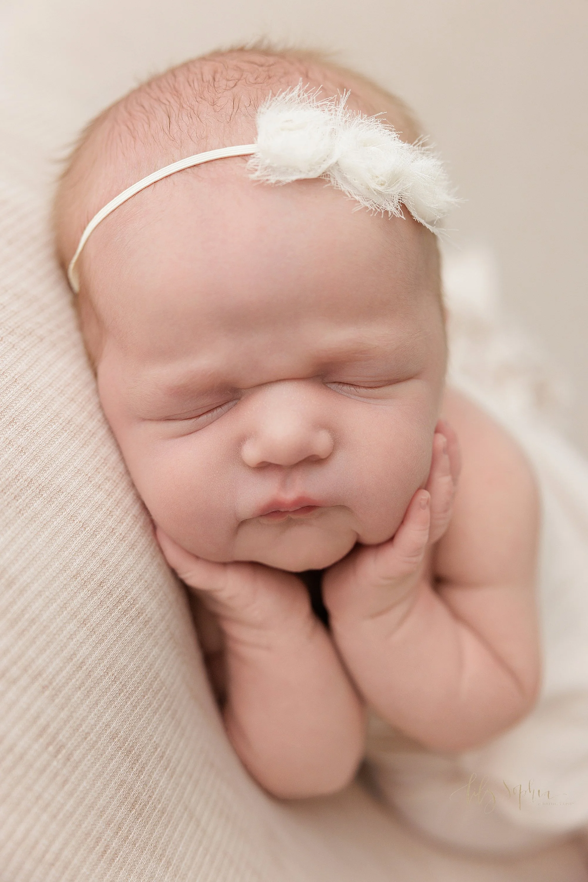 intown-atlanta-morningside-decatur-brookhaven-buckhead-natural-light-studio-family-portraits-newborn-baby-girl-photoshoot_0151.jpg