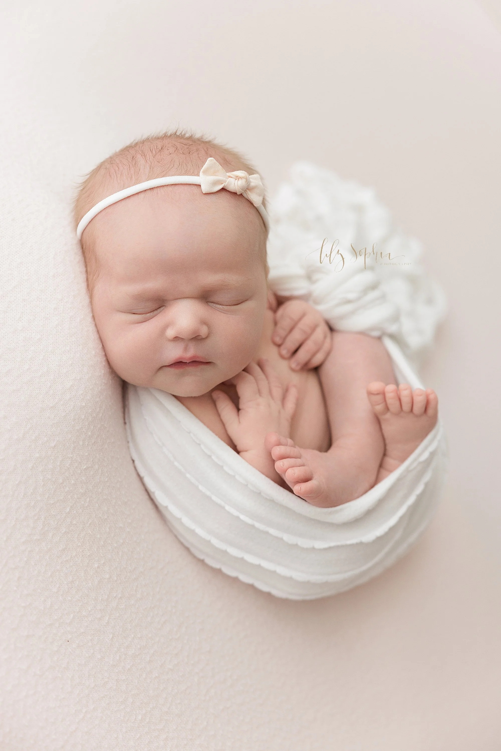 intown-atlanta-morningside-decatur-brookhaven-buckhead-natural-light-studio-family-portraits-newborn-baby-girl-photoshoot_0153.jpg